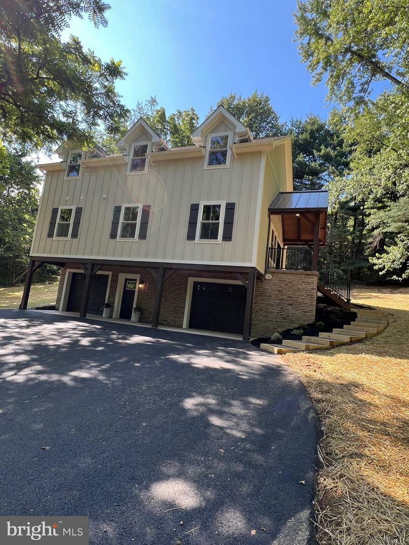 Property Photo: 1414 Amosite Road PA 17502
