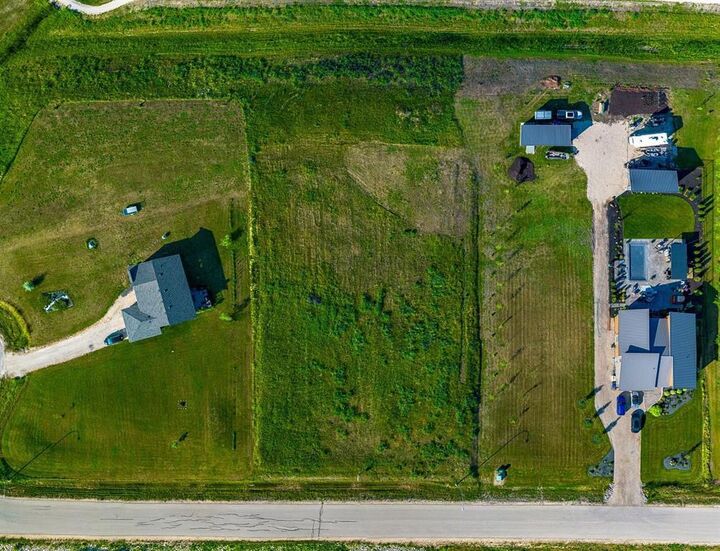 Property Photo: 320 Slater Road MB R4A 3A1