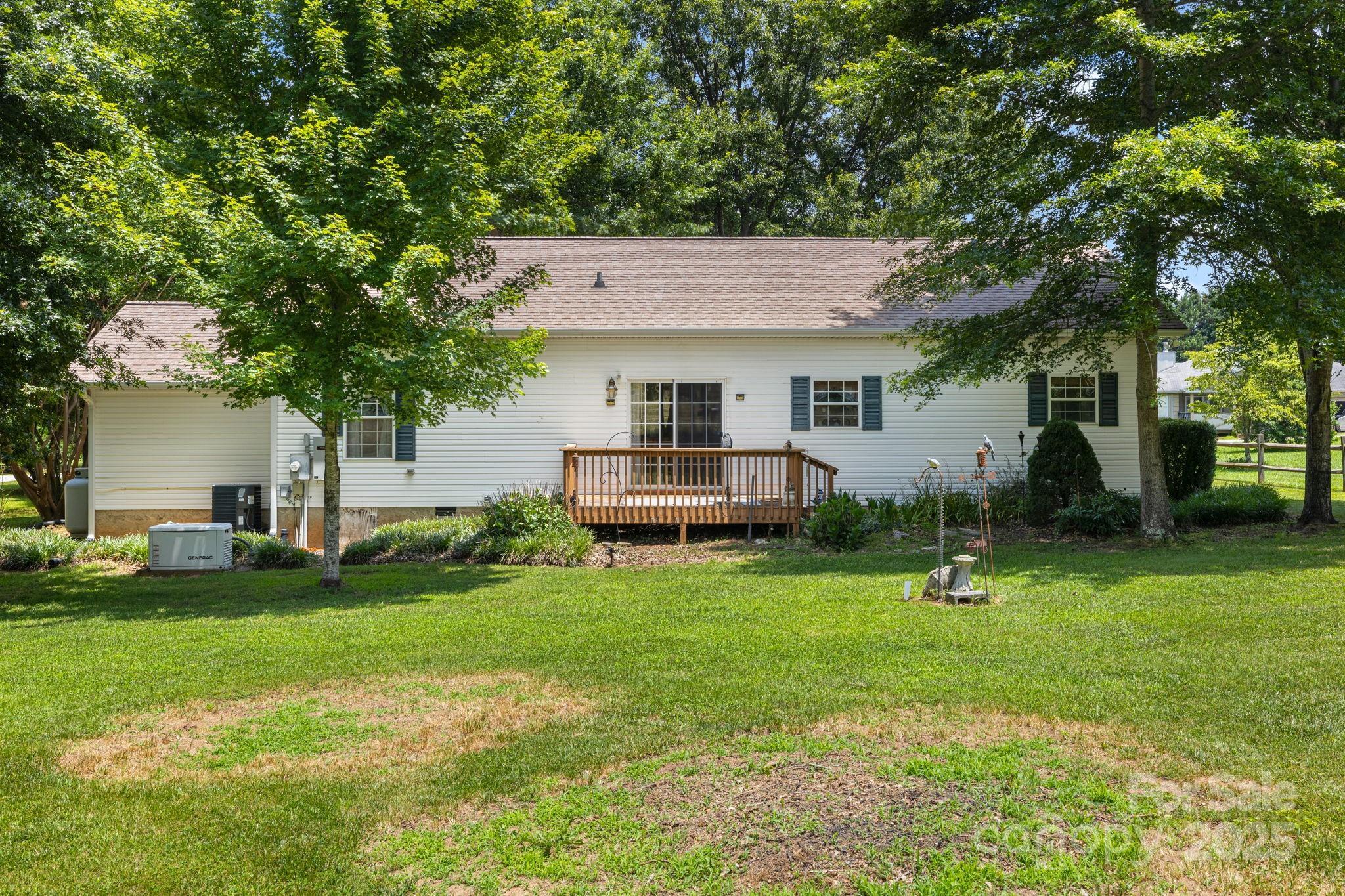 Property Photo: 19 Ivy Garden Drive NC 28715