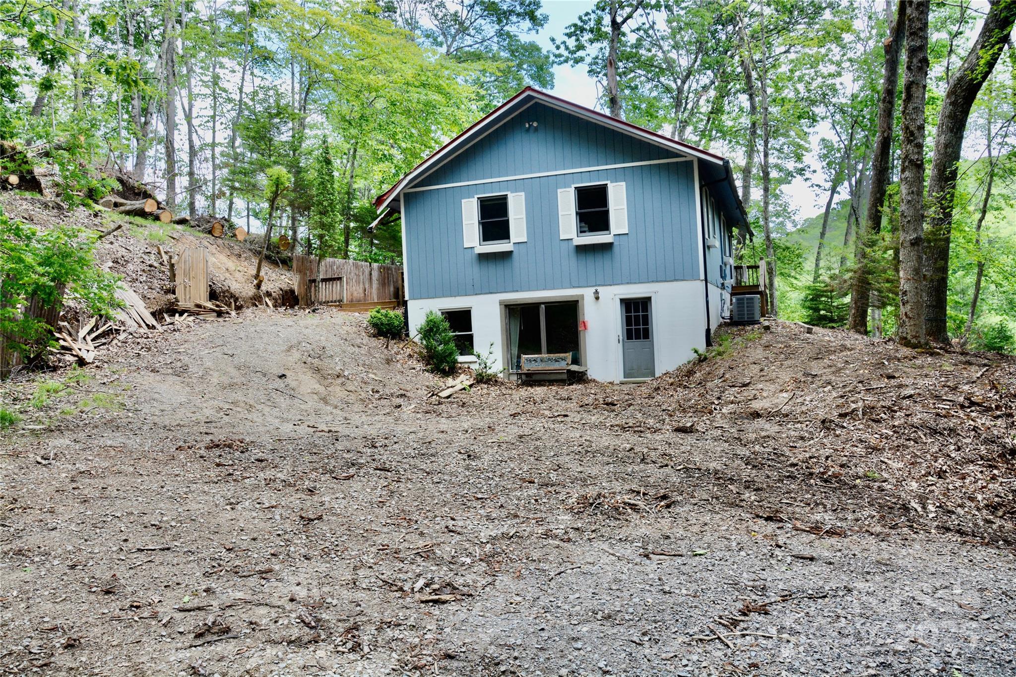 Property Photo: 673 Chestnut Lane NC 28754