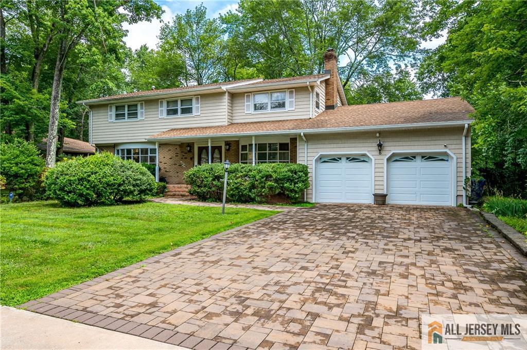 Property Photo:  6 Point Of Woods Drive  NJ 08902 