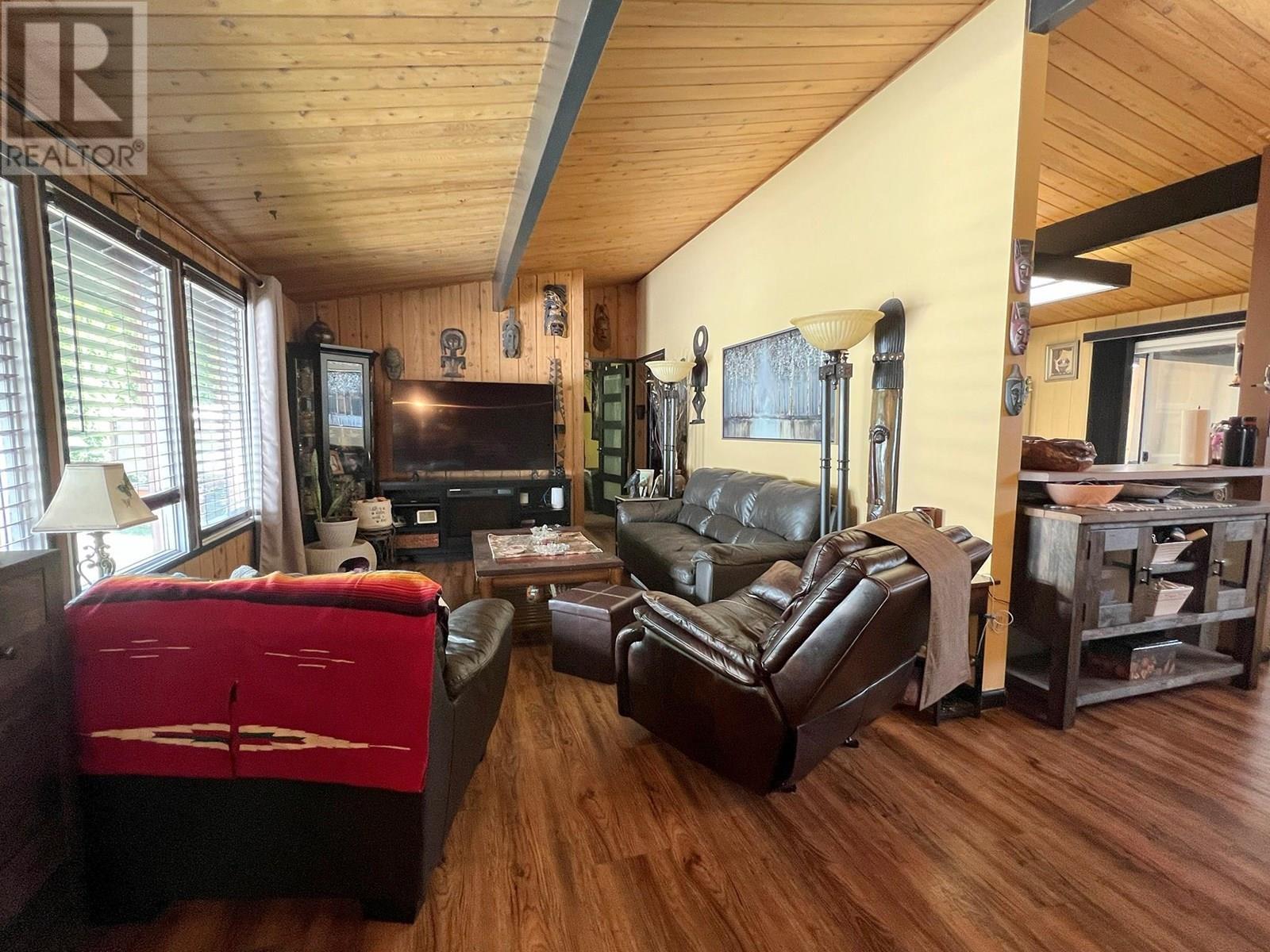 Property Photo: 1490 Hollywood Road BC V1X 4N9