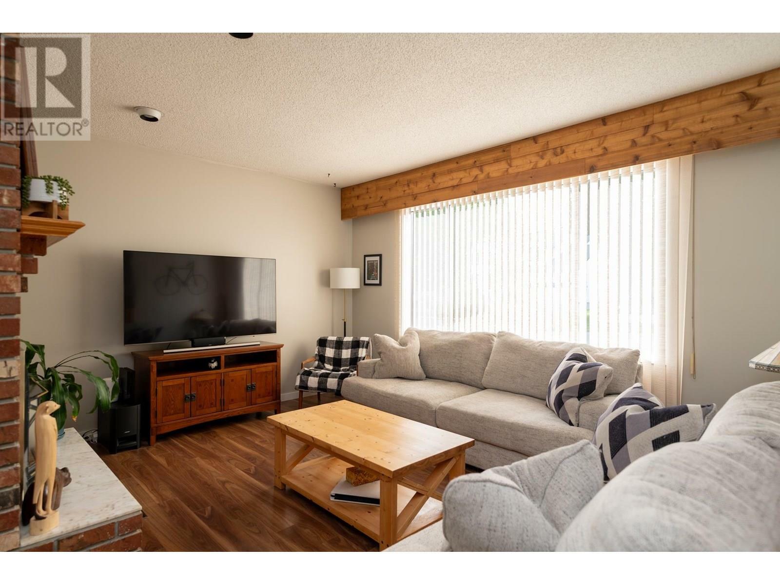 Photo de la propriété: 3158 Wallace Crescent BC V2K 3R6