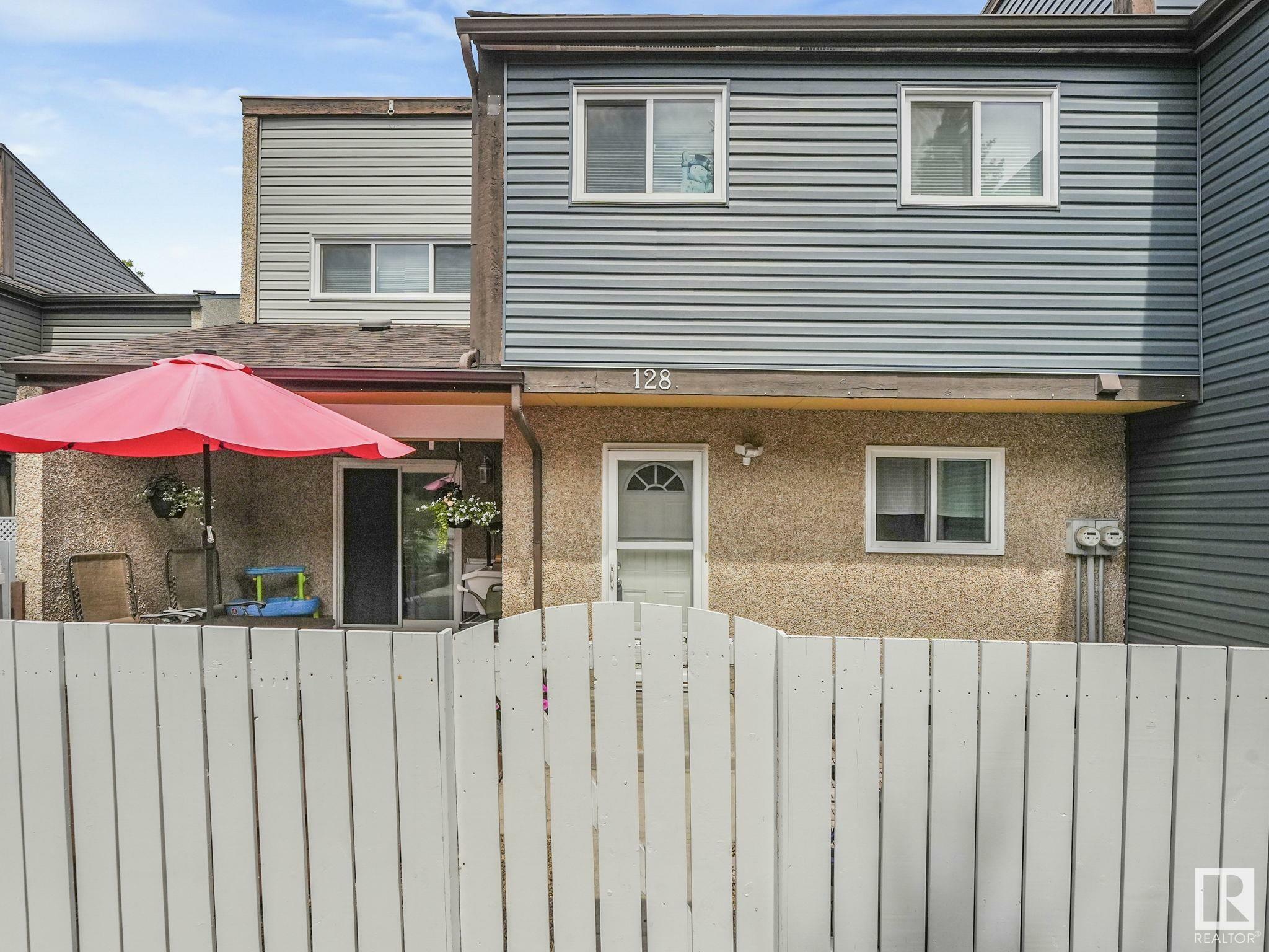 Property Photo: 128 Kaskitayo Court NW AB T6J 3T3