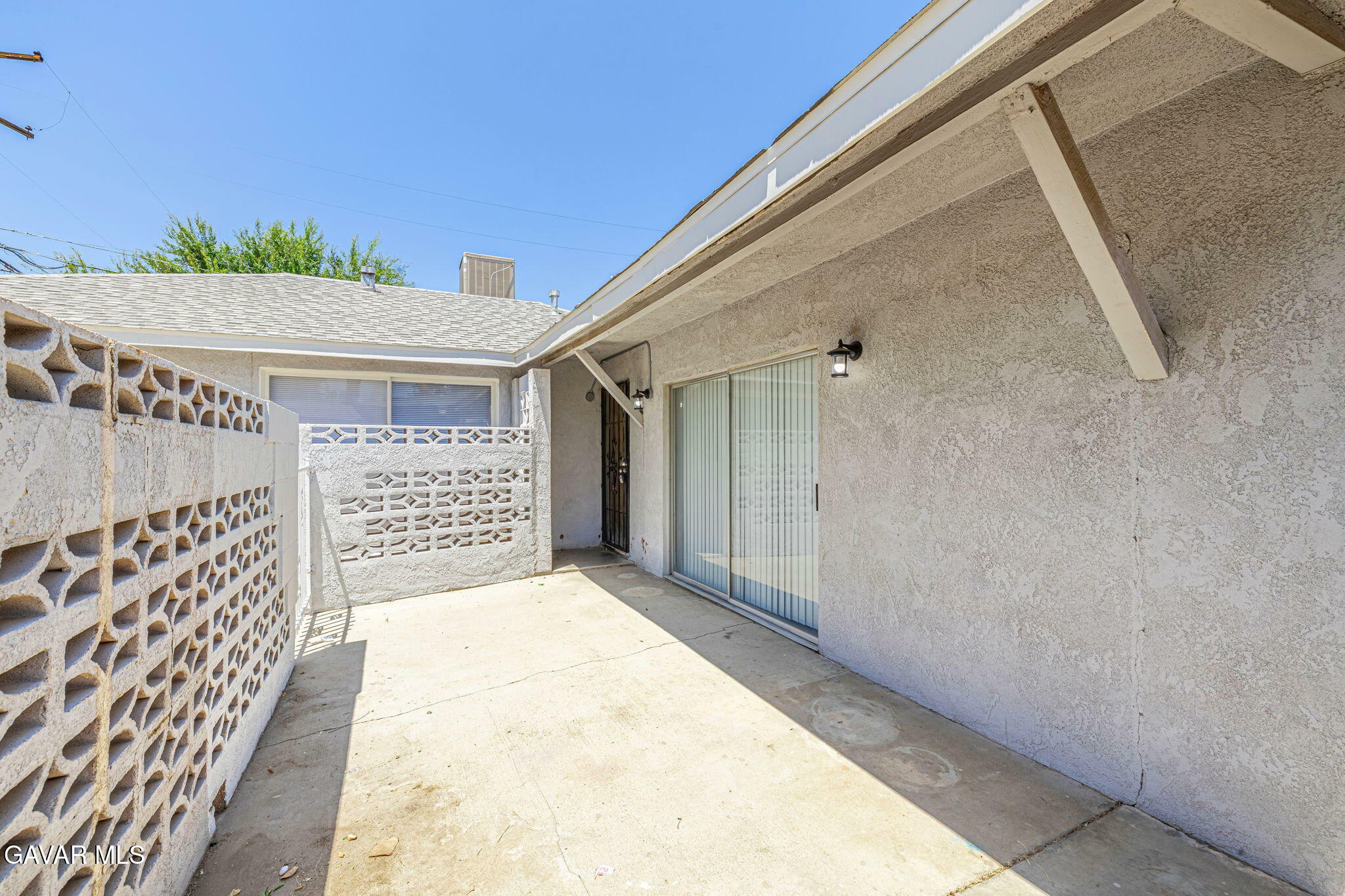 Property Photo:  44078 Cedar Avenue  CA 93534 