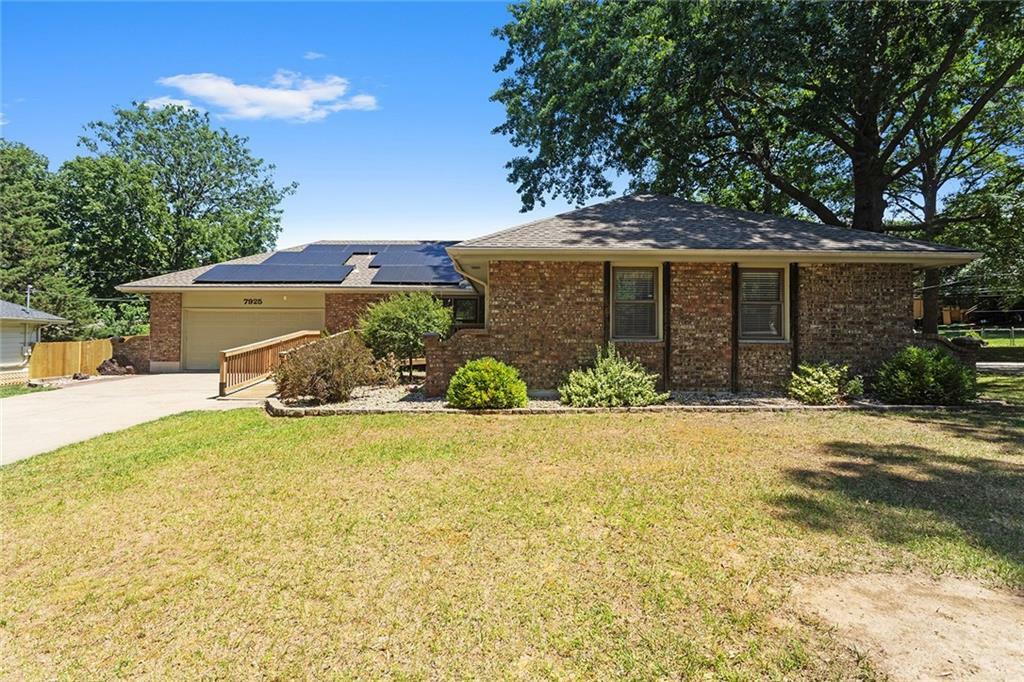 Property Photo:  7925 N Forest Avenue  MO 64118 