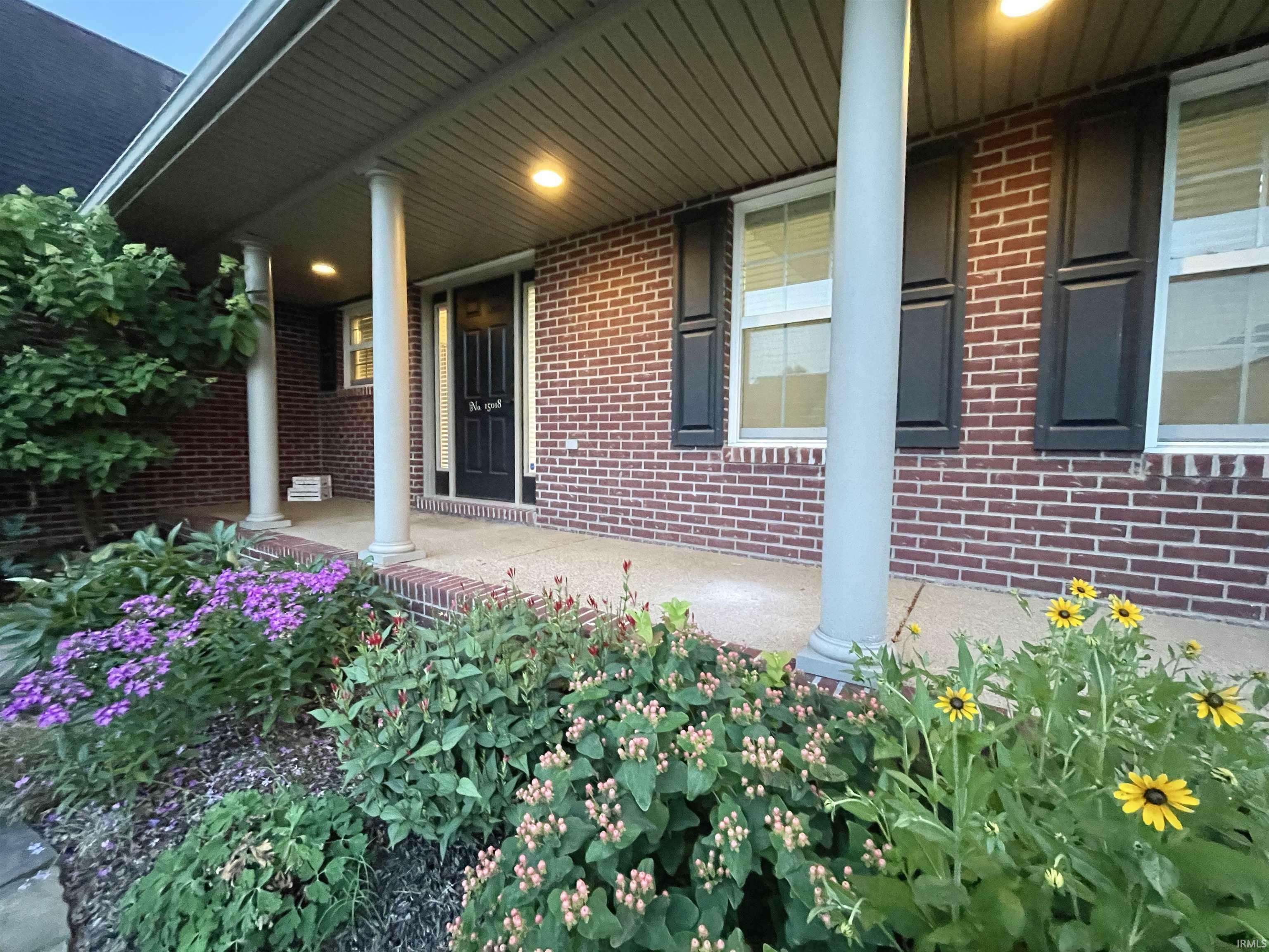 Property Photo:  15018 Kingsmont Drive  IN 47725-6406 