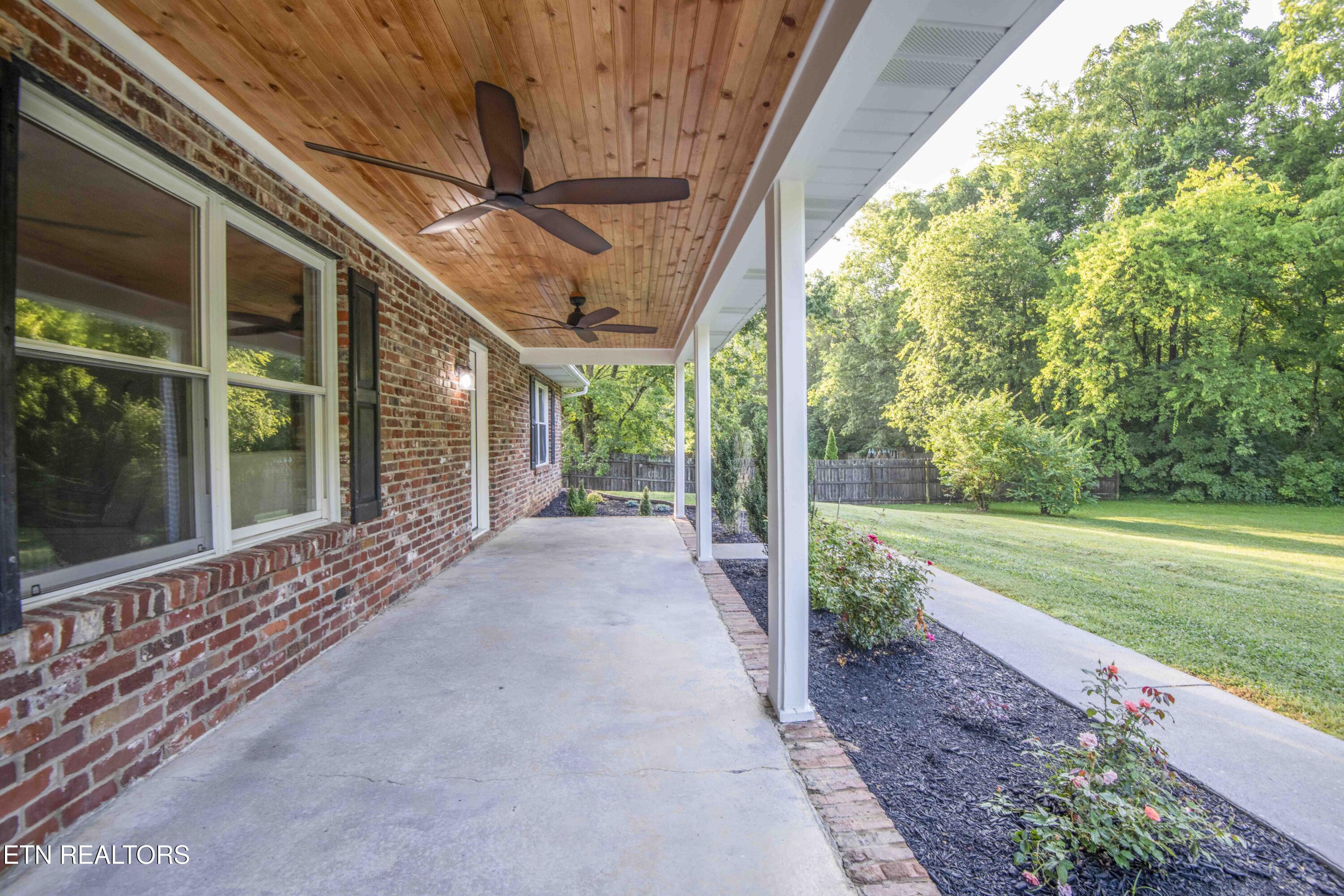 Property Photo: 4633 Island Home Pike TN 37920