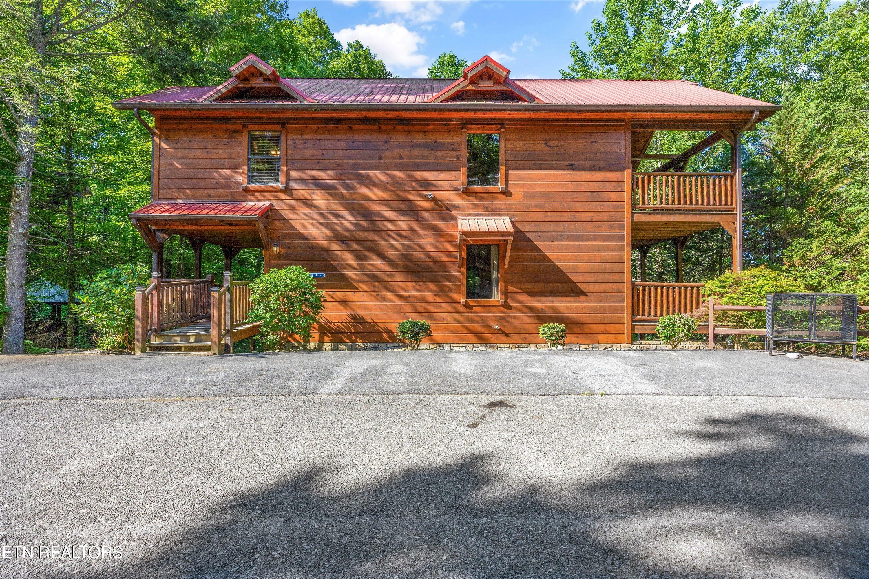 Property Photo: 1827 Elk Springs Way TN 37738