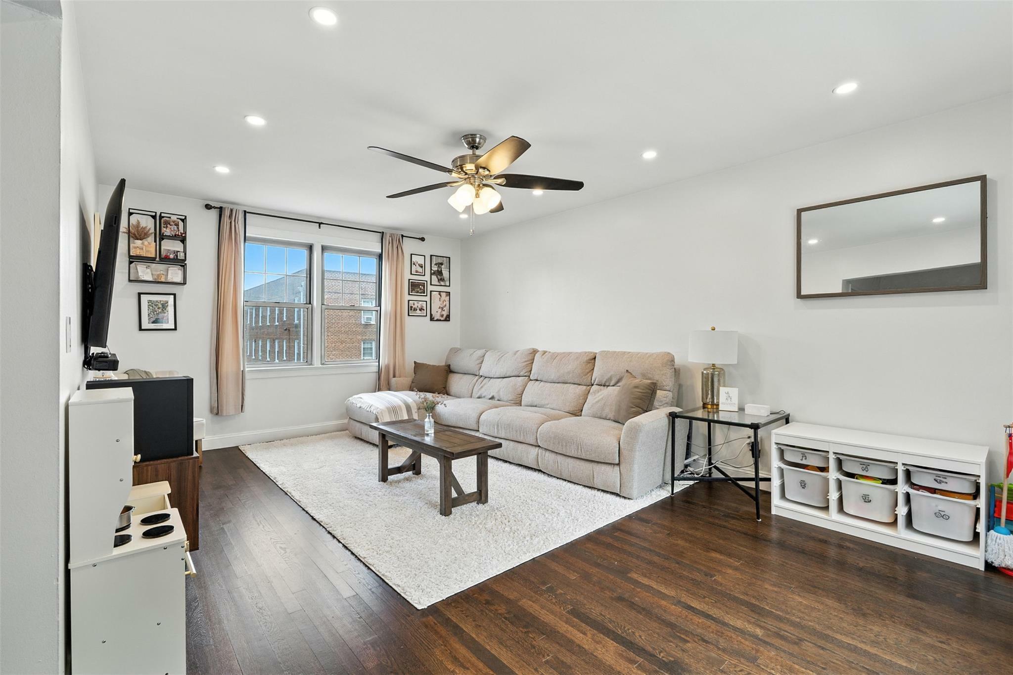 Property Photo: 14 Soundview Avenue 22 NY 10606