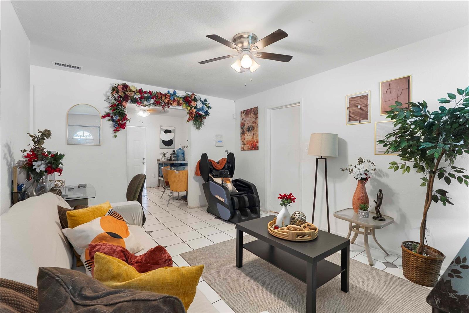 Property Photo: 4654 Alhama Street FL 32811