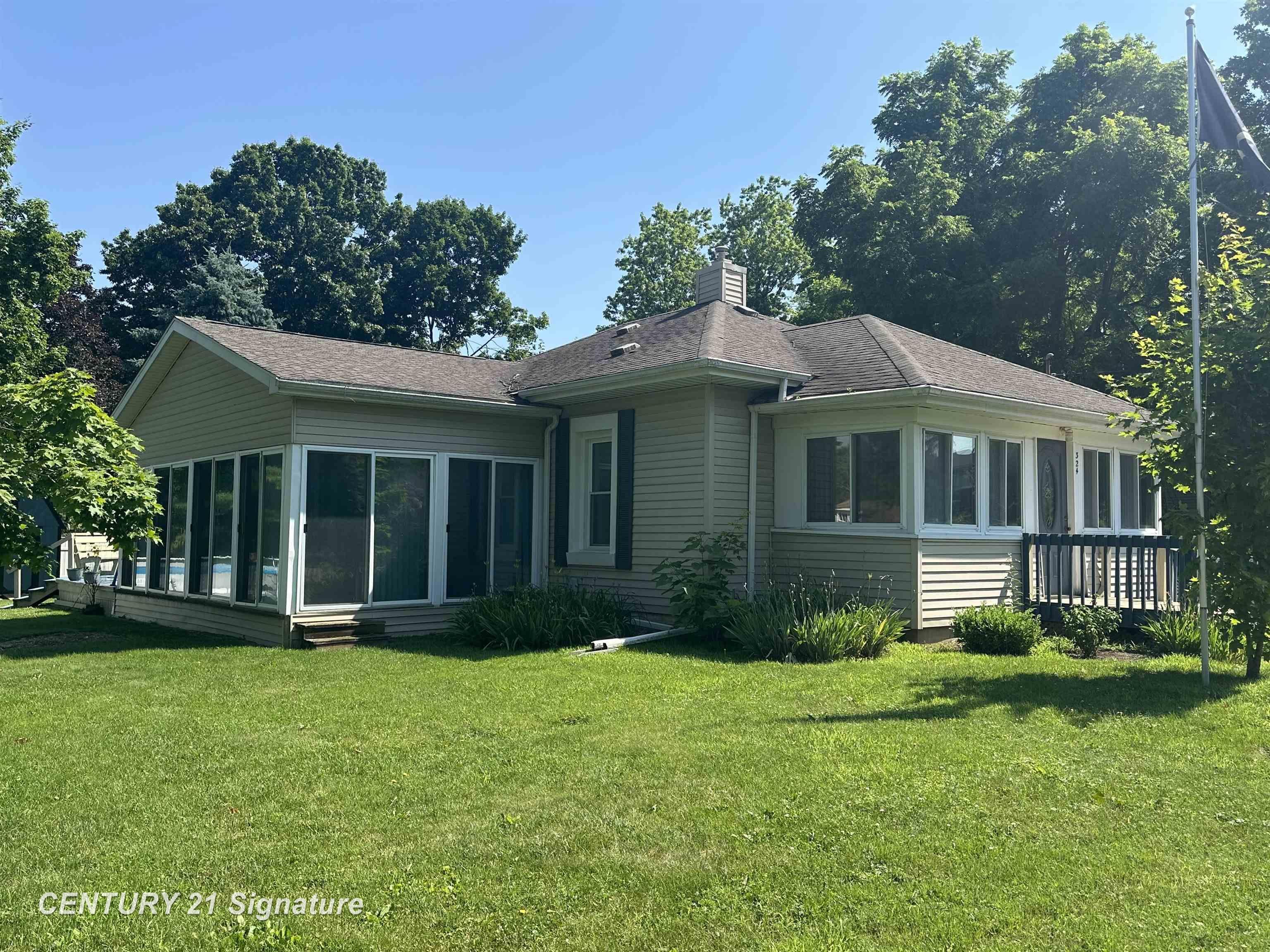 Property Photo:  324 Pine Street  MI 48420 