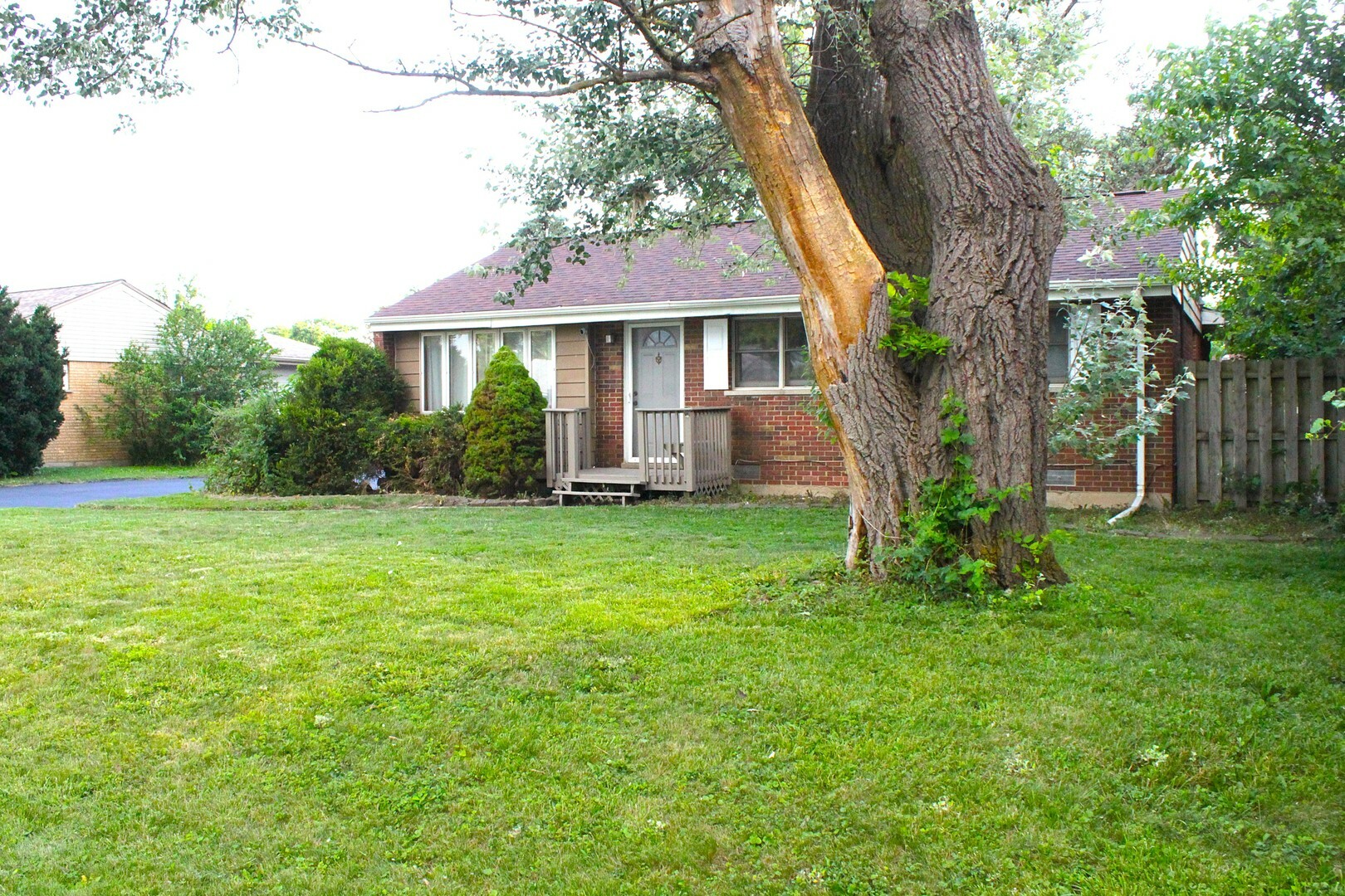 Property Photo: 7926 S 83rd Court IL 60458
