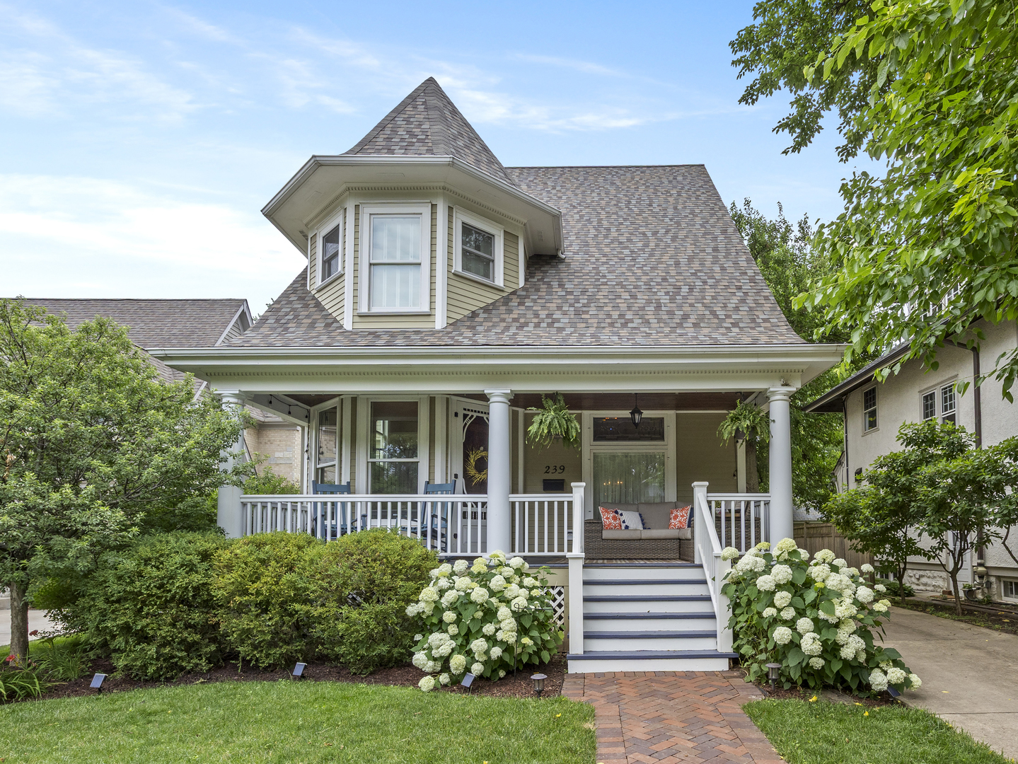 Property Photo: 239 7th Avenue IL 60525