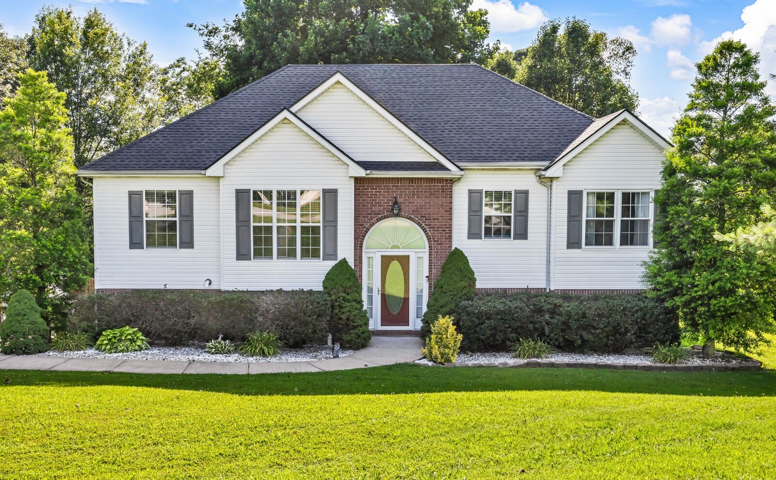Property Photo: 720 Superior Ln TN 37043
