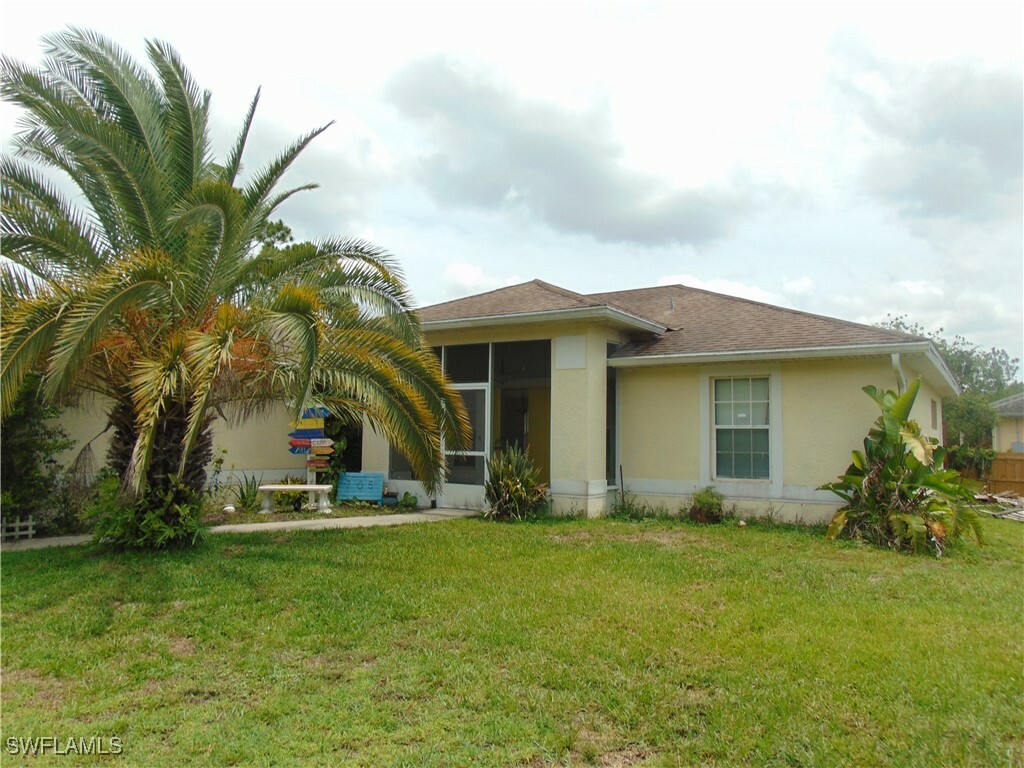 Property Photo: 705 W 6th Street FL 33972
