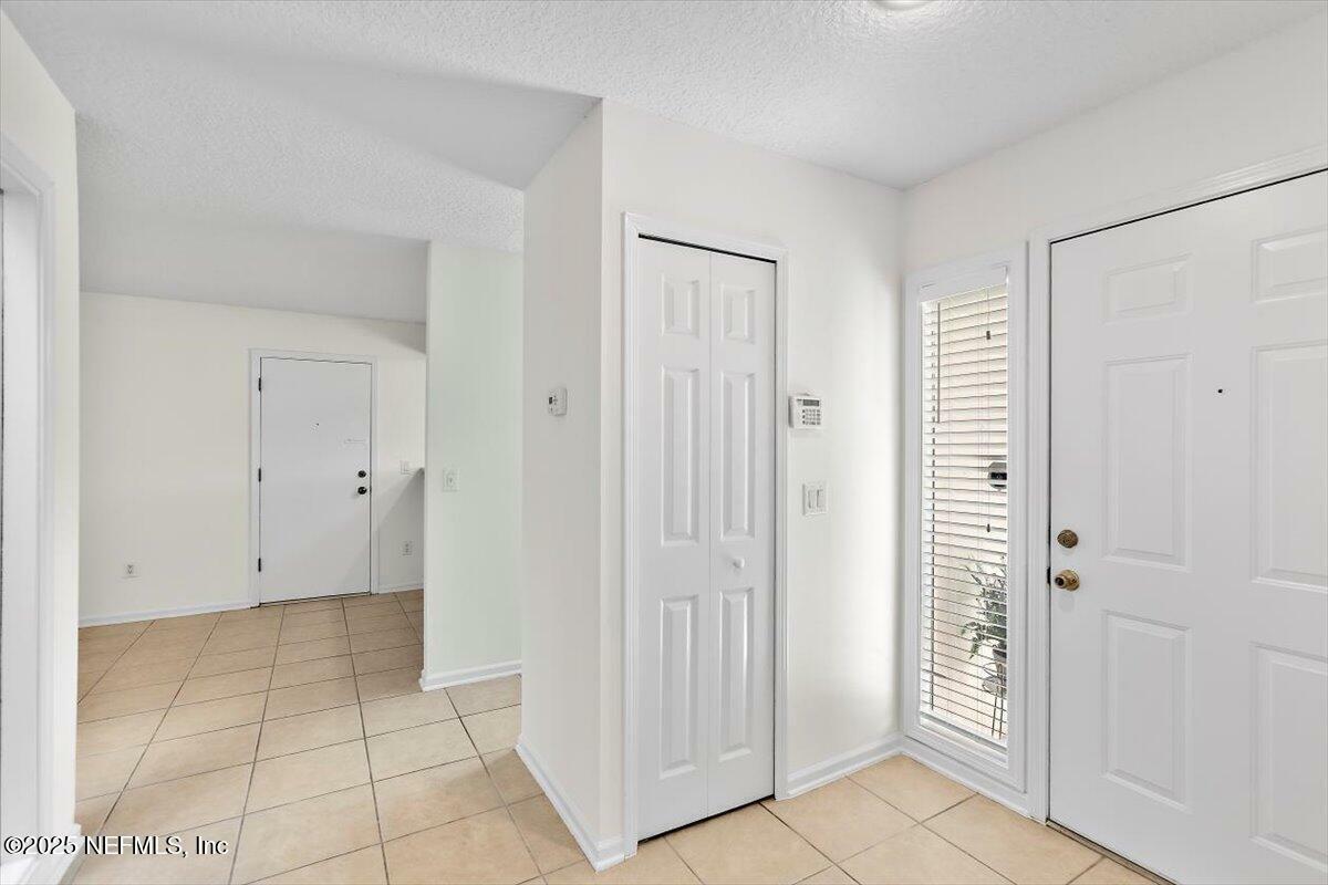 Property Photo: 4117 Rollingwood Court FL 32257
