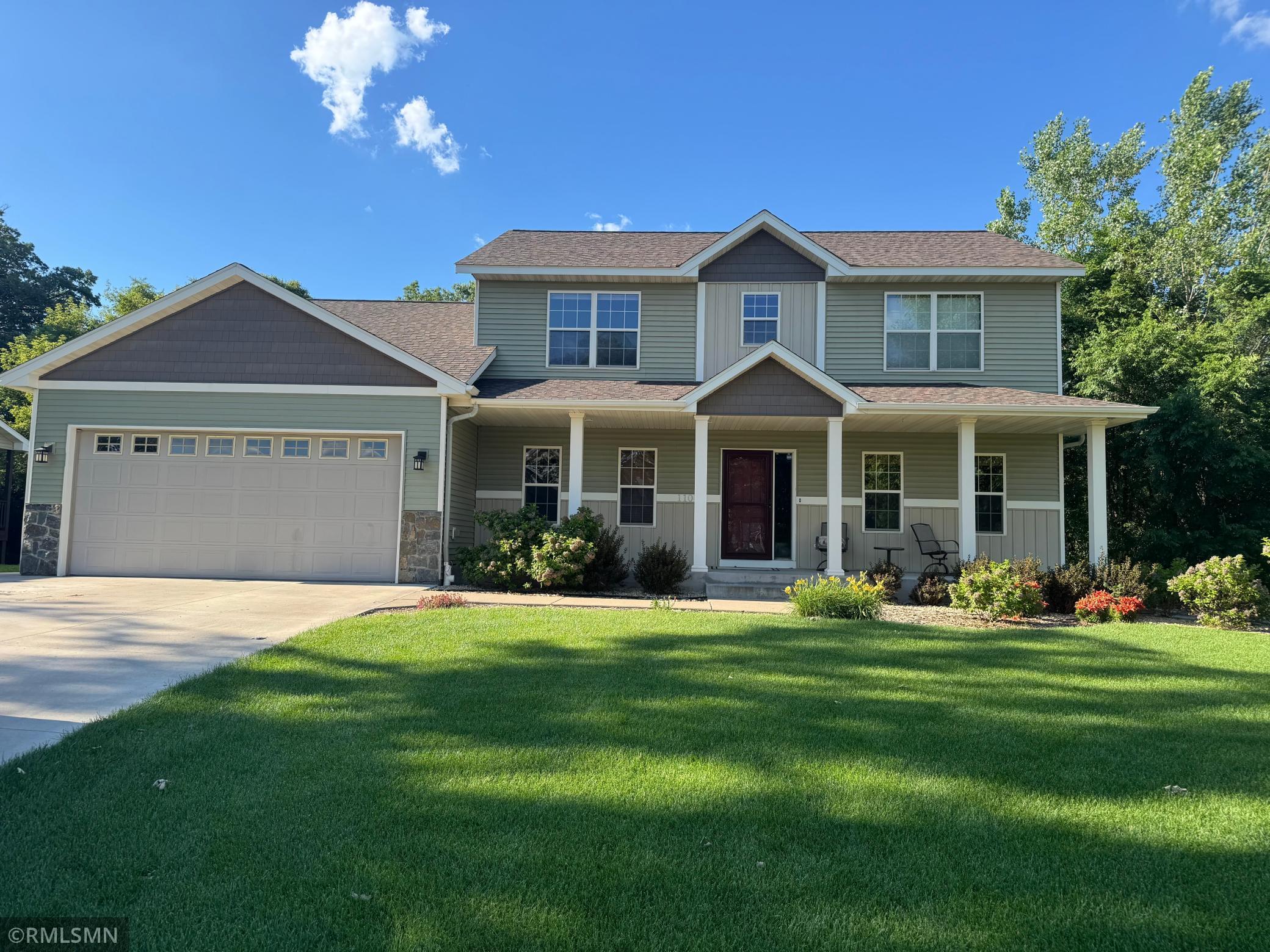 Property Photo: 1100 Madison Court MN 56377