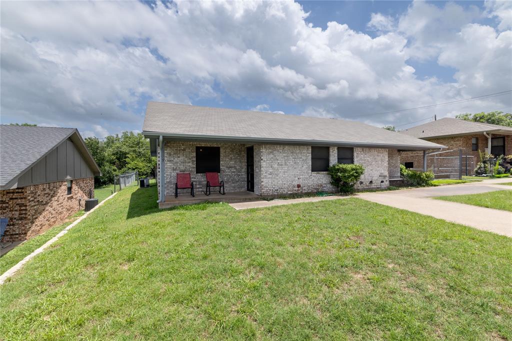 Property Photo: 1109 Curtis Drive TX 76086