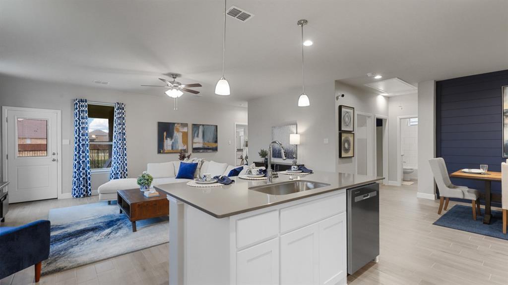 Property Photo: 509 Pickett Creek Drive TX 76008