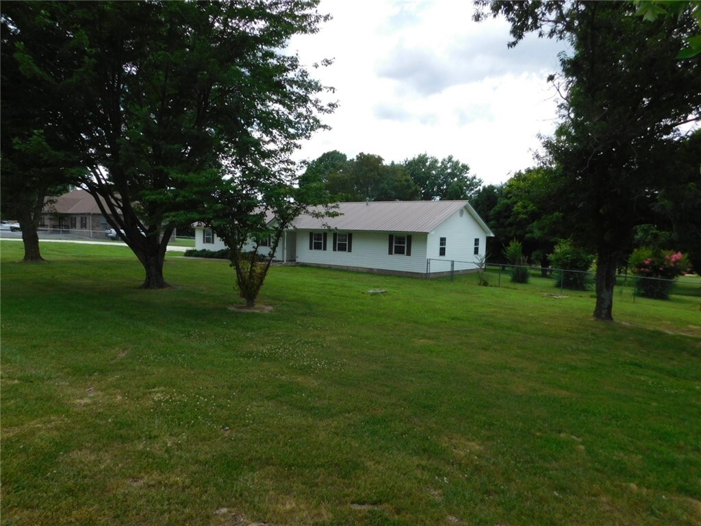 Property Photo: 3588 E Heritage Parkway AR 72730