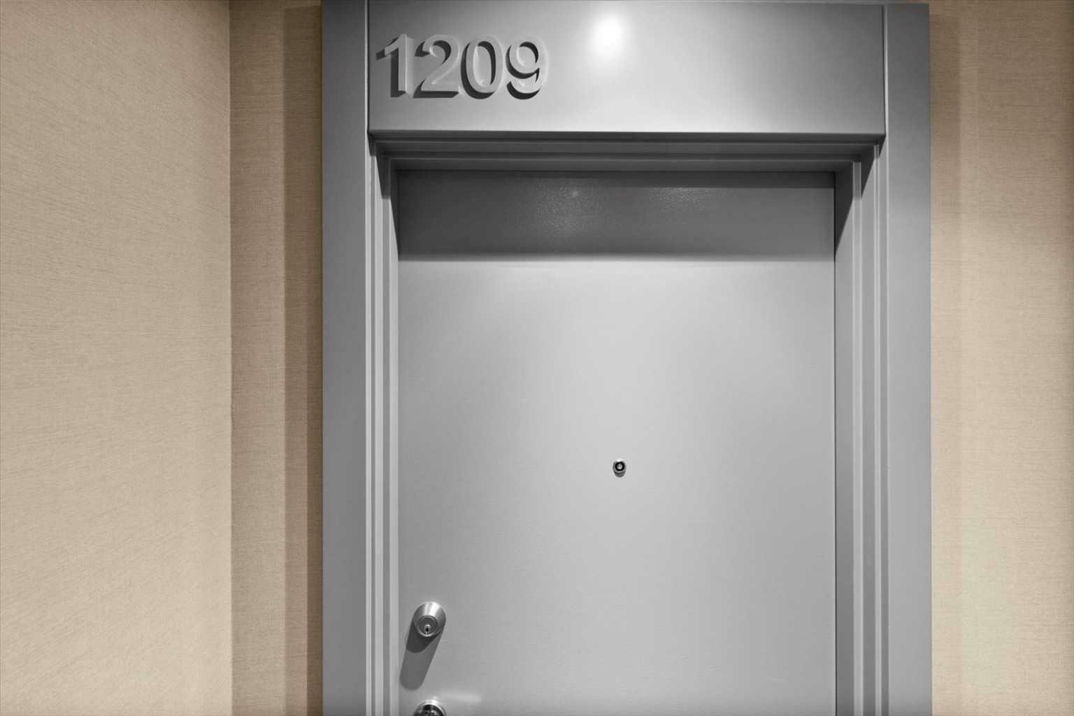 Property Photo: 615 6 Avenue SE 1209 AB T2G 1S2