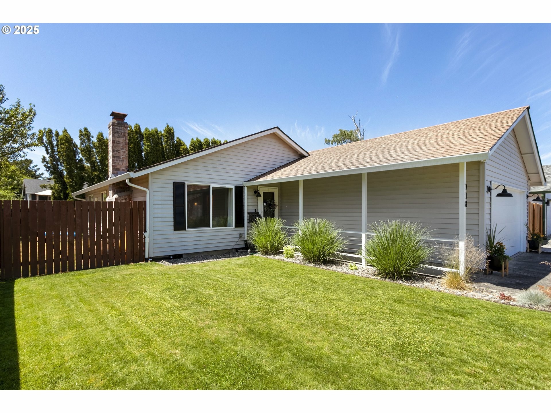 Property Photo:  718 SE 143rd Ave  WA 98683 
