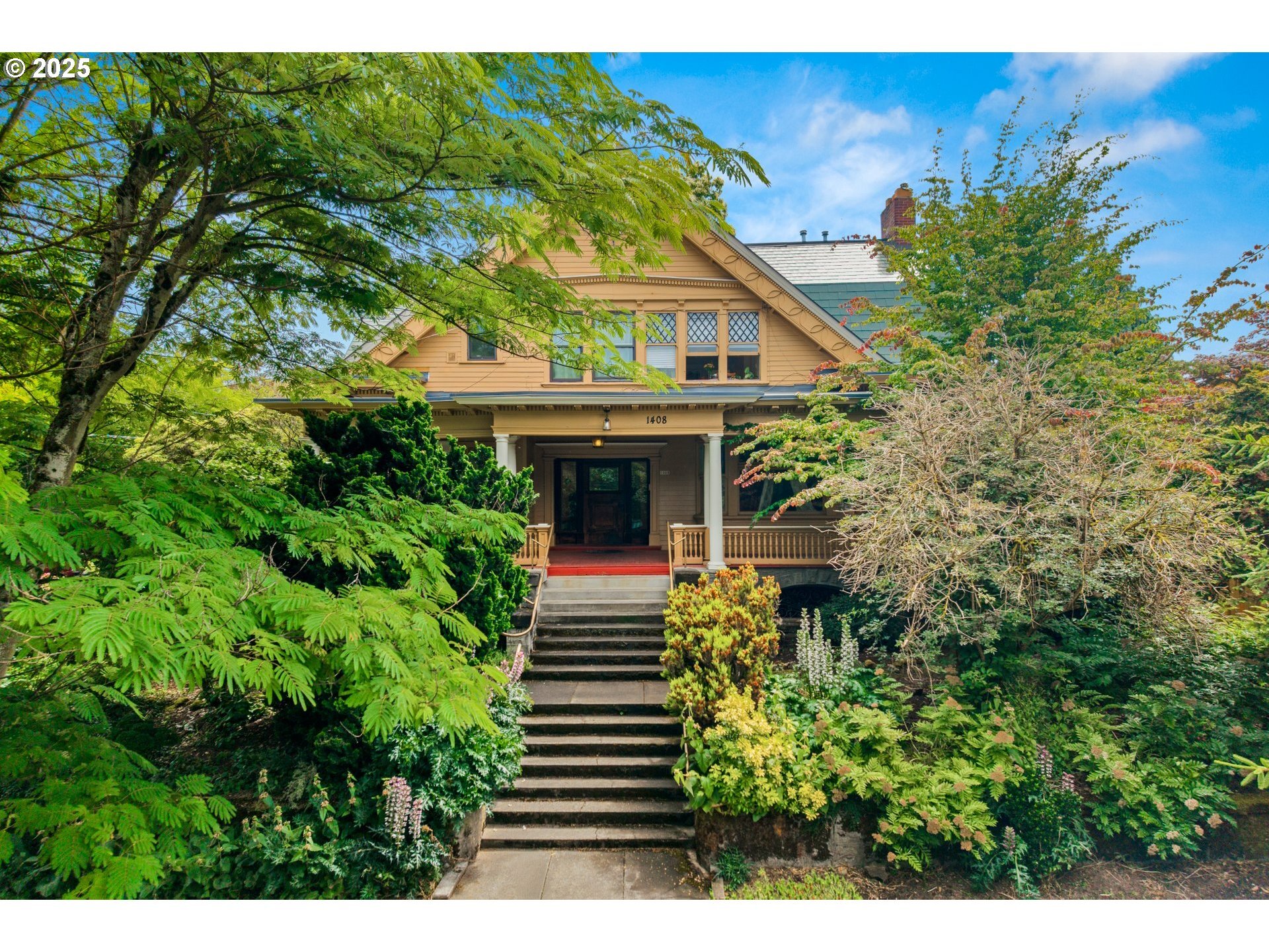 Property Photo: 1408 SE 22nd Ave OR 97214