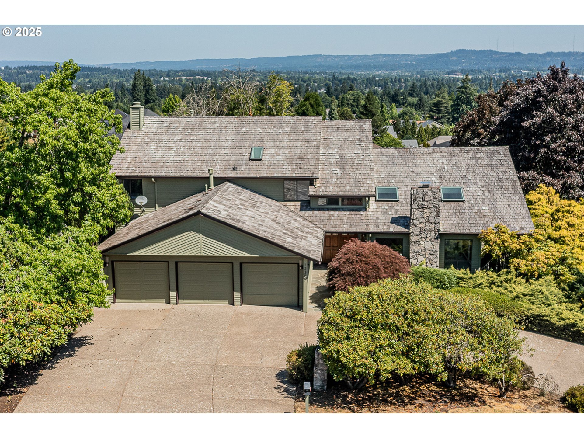 Property Photo: 12357 SW Duchilly Ct OR 97224