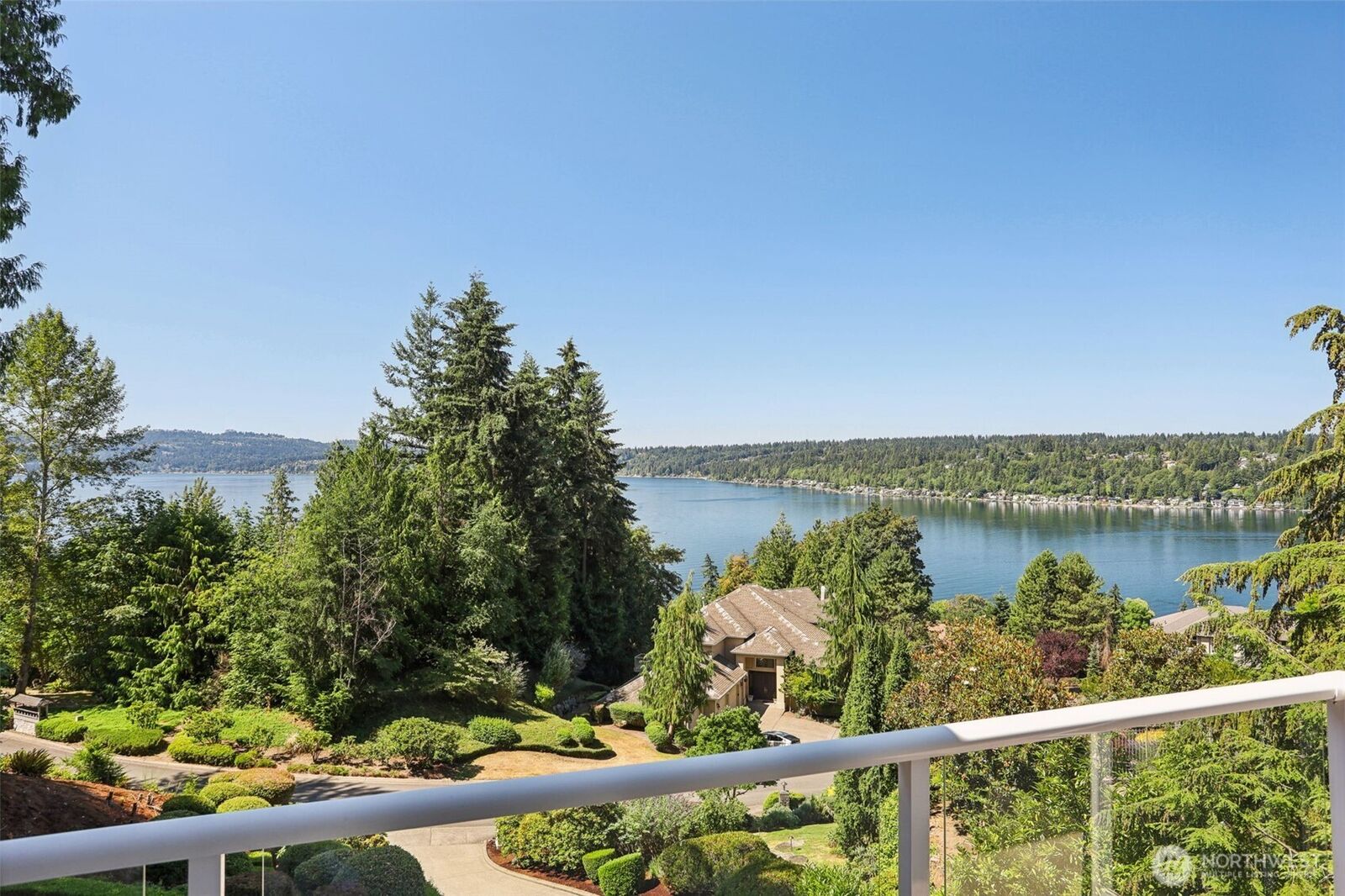 Property Photo:  1706  205th Place NE  WA 98074 