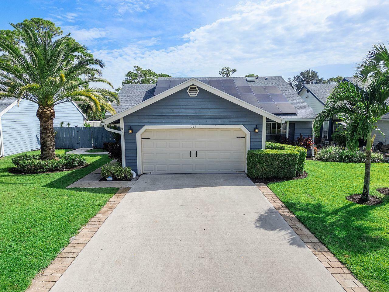 Property Photo: 364 Park Forest Way FL 33414