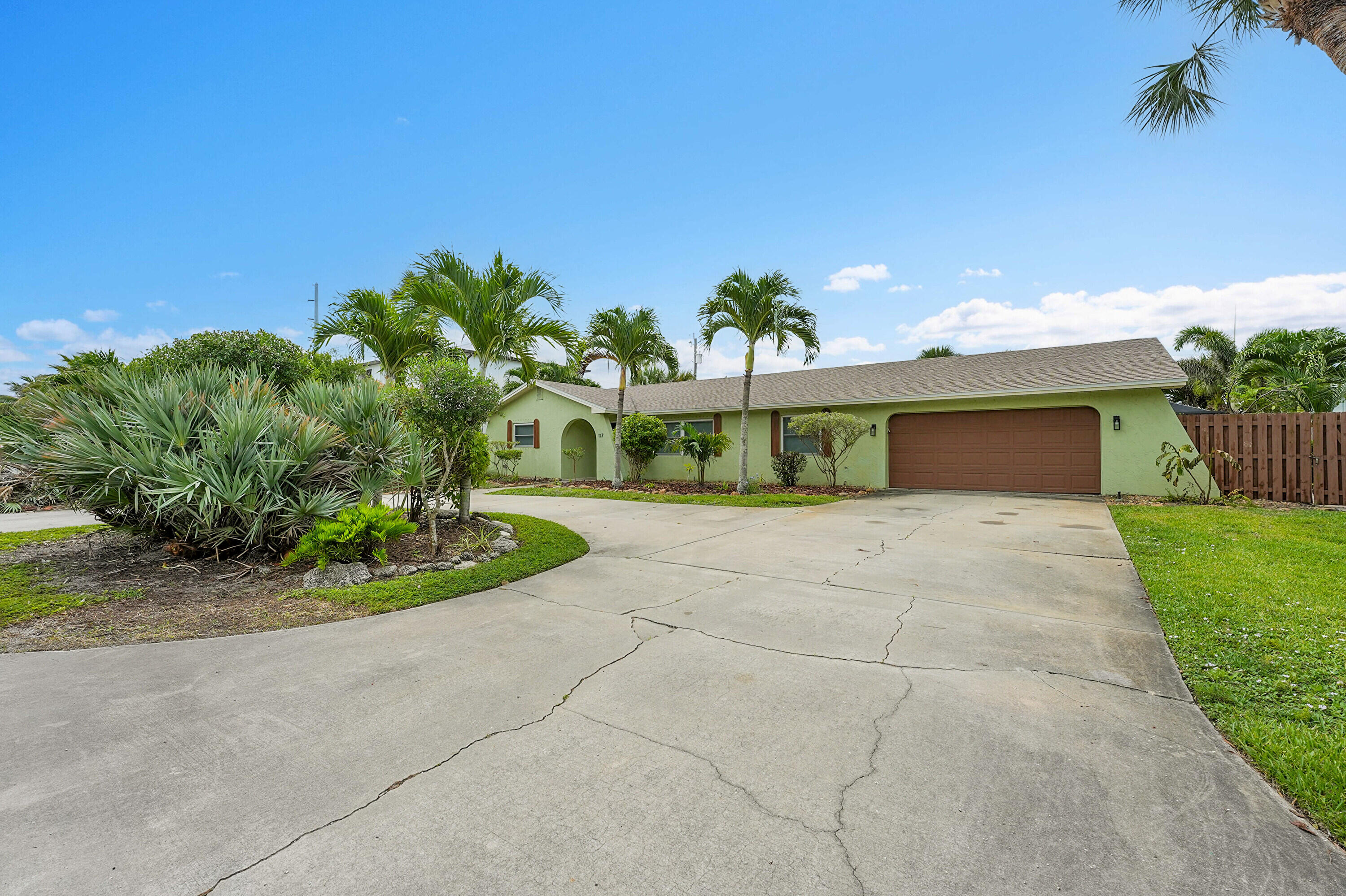 Property Photo: 117 12th Avenue FL 32903