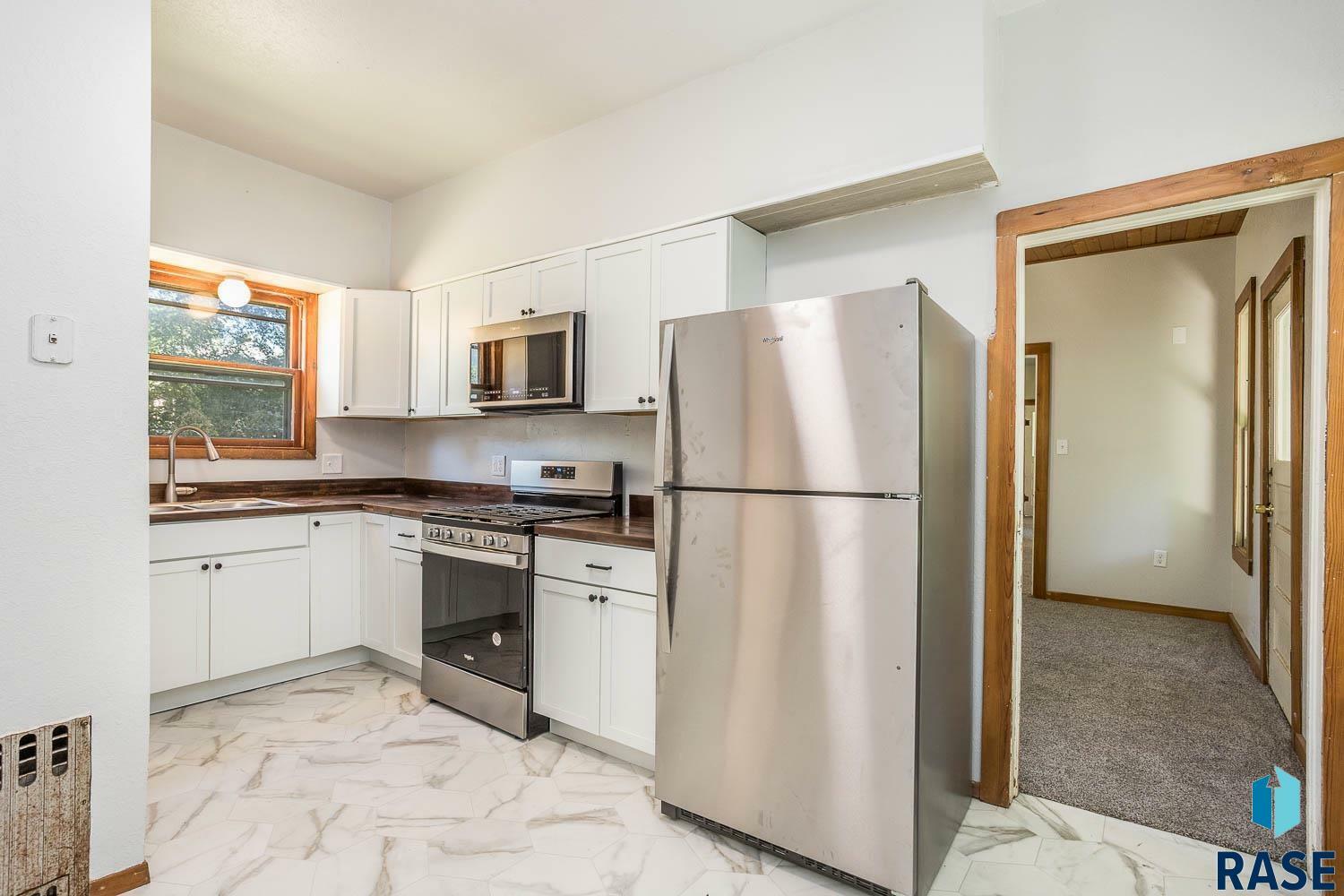 Property Photo: 621 Montana St SD 57014