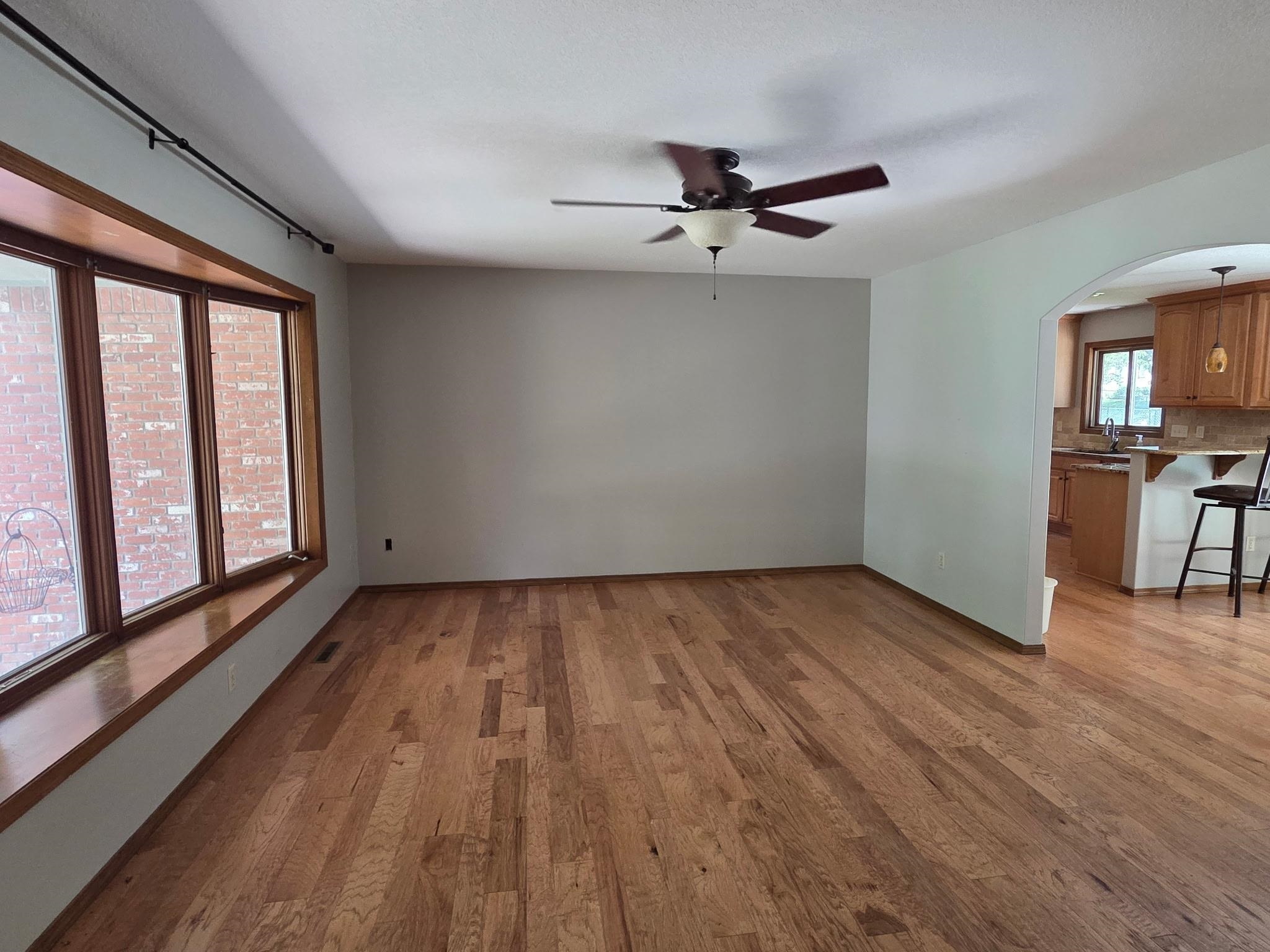Property Photo:  516 Moy Ln  KS 67110 