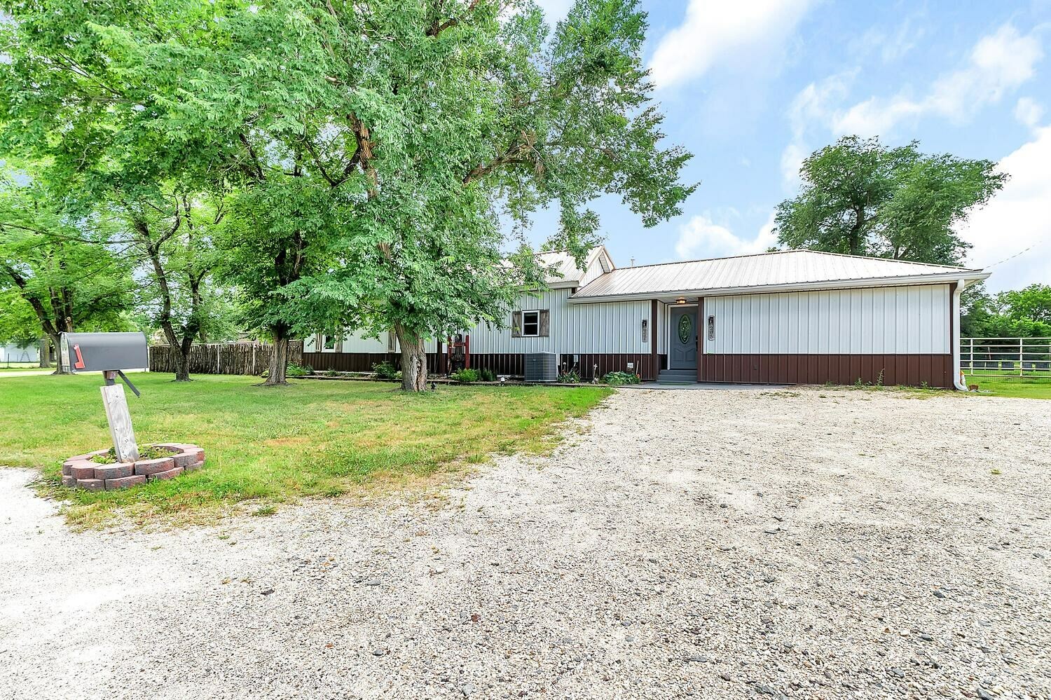 Property Photo: 205 W Sunbarger KS 66842