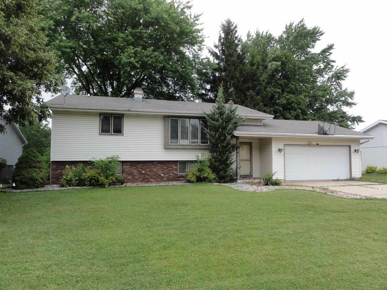 Property Photo: 2414 Galahad Way WI 53548