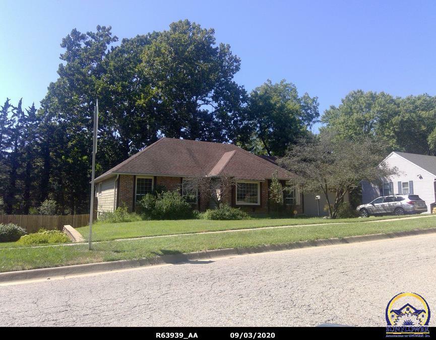 Property Photo: 3237 SW Macvicar Ave KS 66611