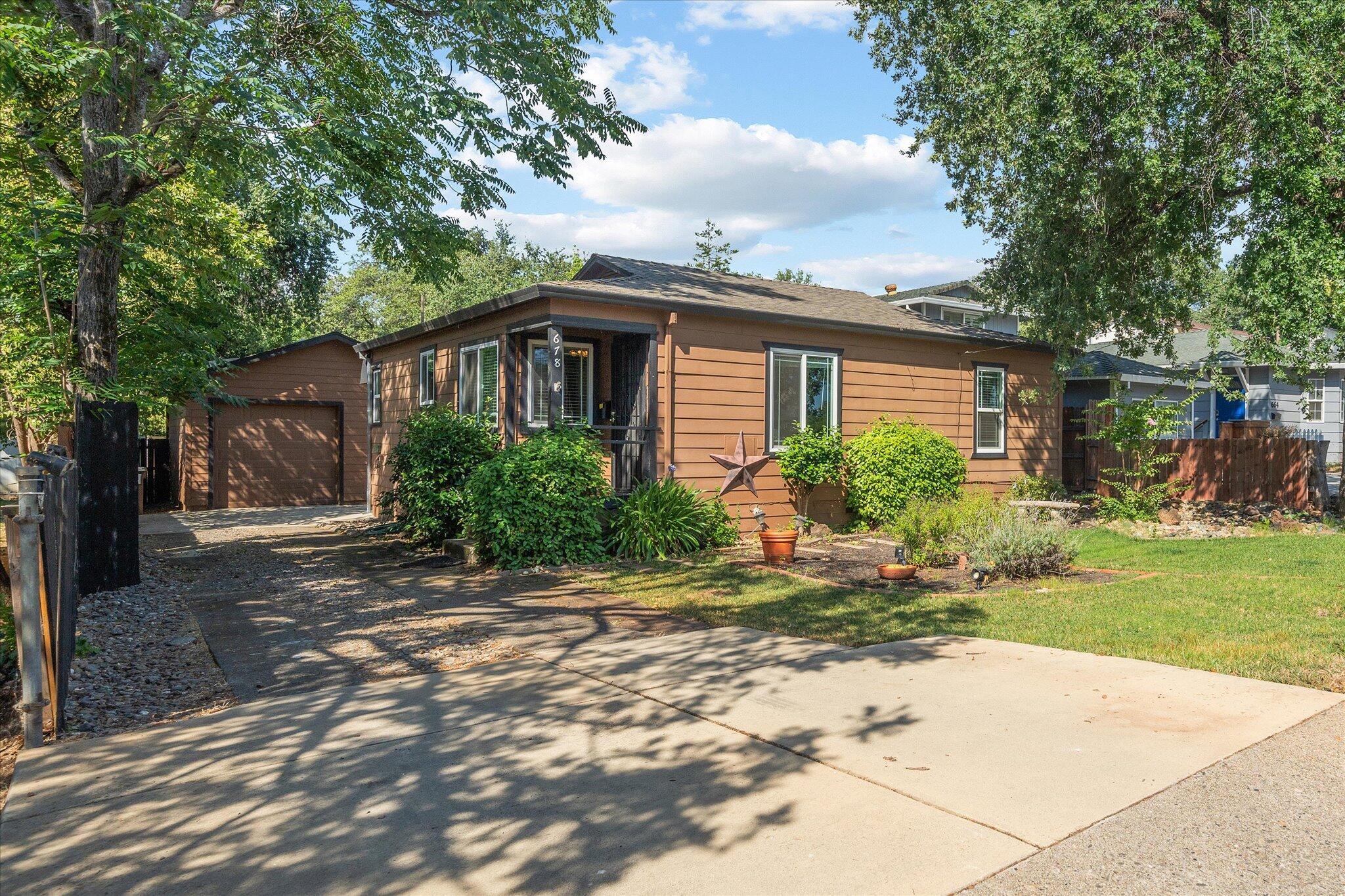 678 West Street  Redding CA 96001 photo