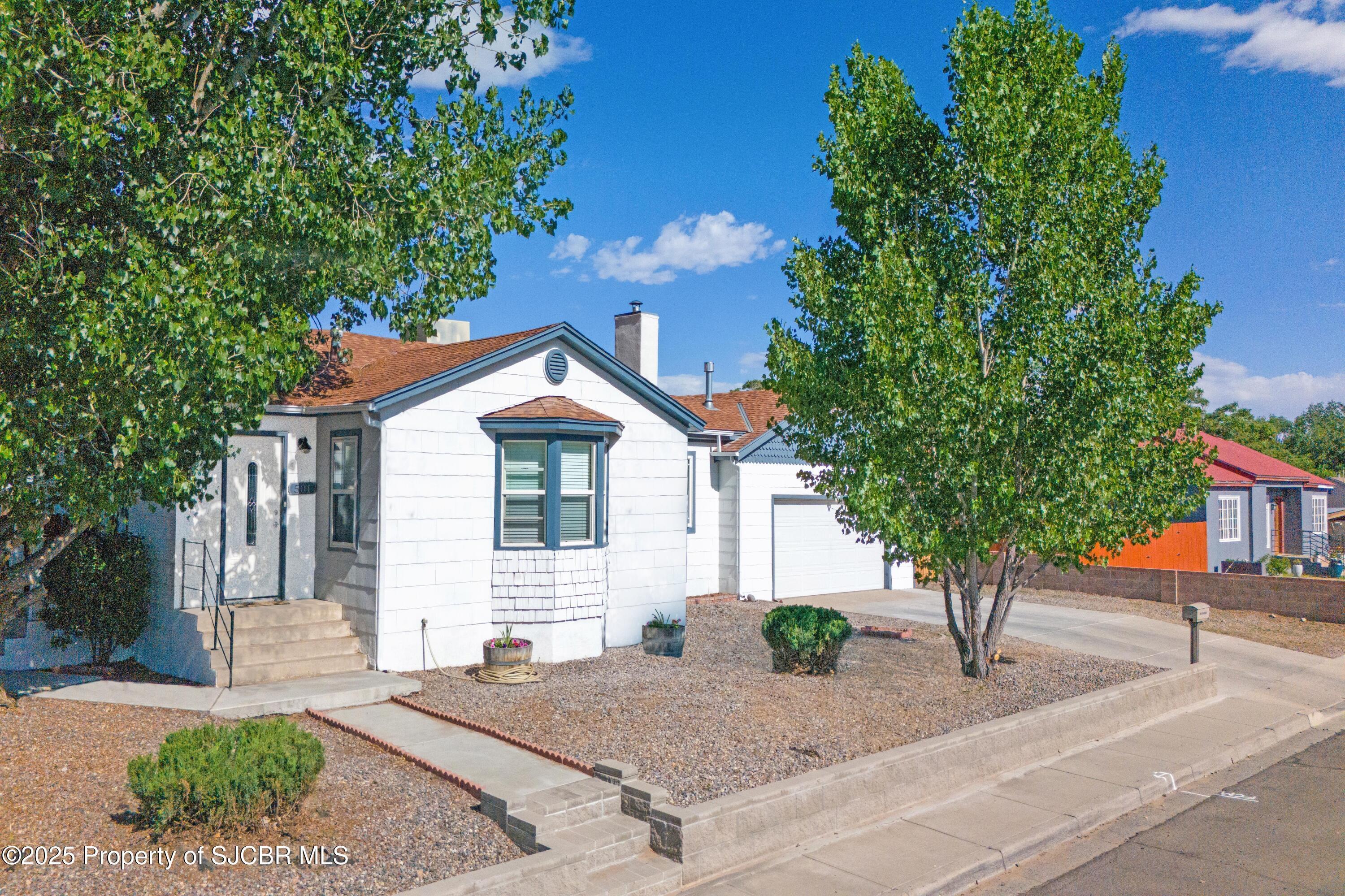 Property Photo: 501 E Apache Street NM 87401