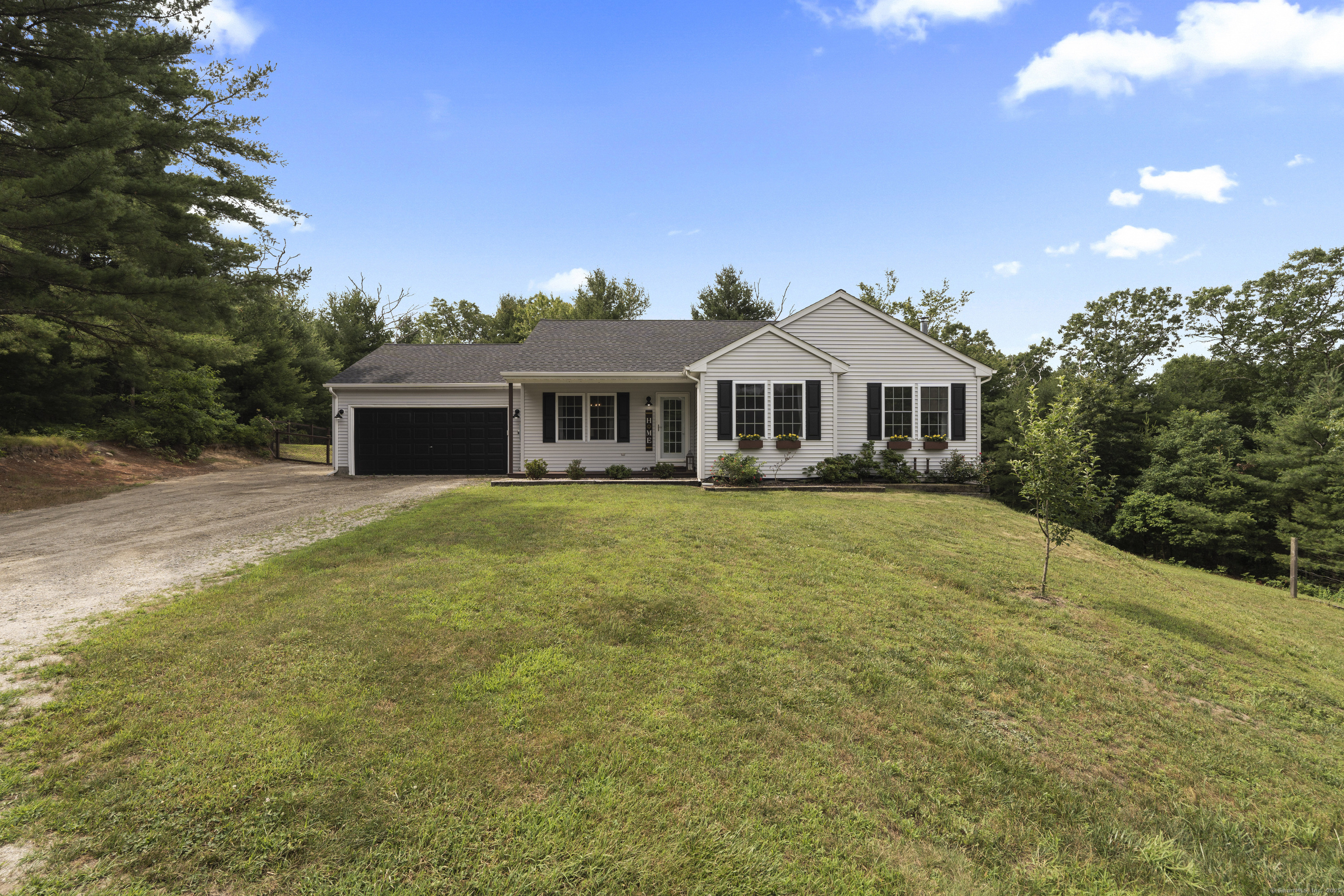 Property Photo:  372 Beach Pond Road  CT 06384 