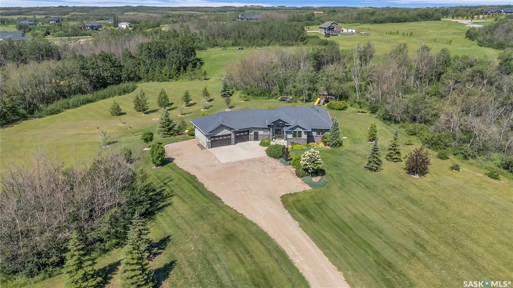 Property Photo: 104 Poplar Place SK S7A 0A1