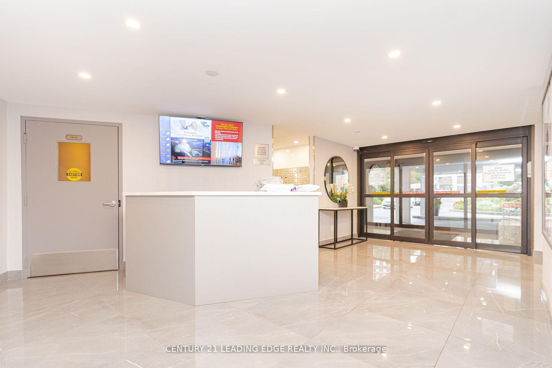 Photo de la propriété: 10 Edgecliff Golfway 1704 ON M3C 3A3