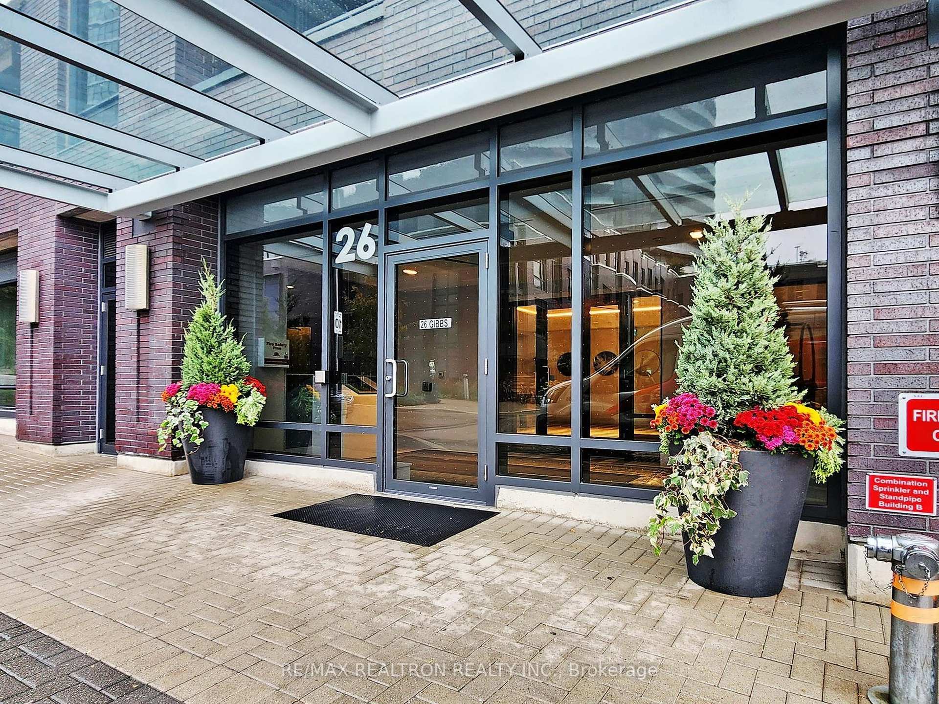 Property Photo:  26 Gibbs Road 431  ON M9B 0E3 