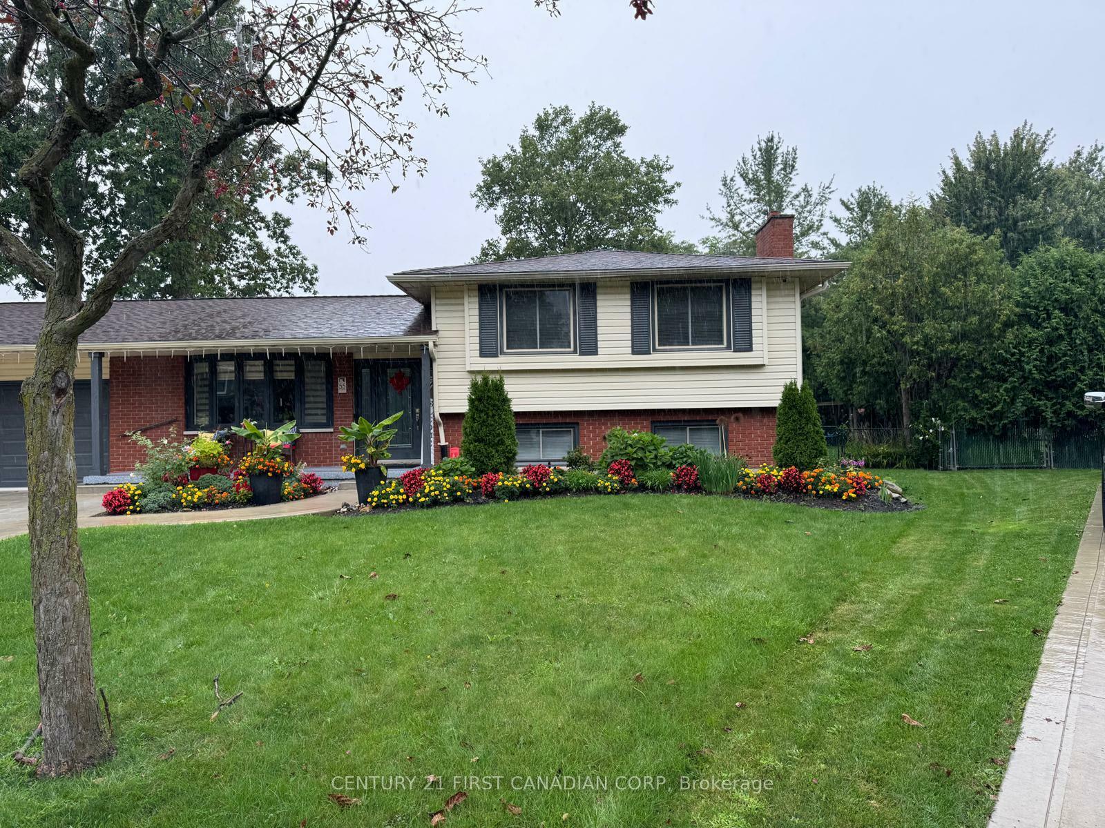 Photo de la propriété: 55 St Lawrence Place ON N6J 2G4