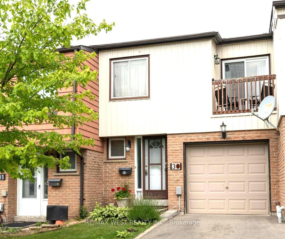 Property Photo:  15 Guildwood Parkway 30  ON M1E 4Y8 