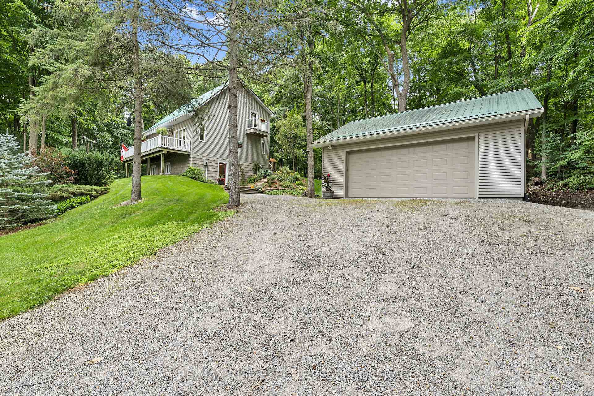 Photo de la propriété: 196 Old River Road ON K0E 1R0