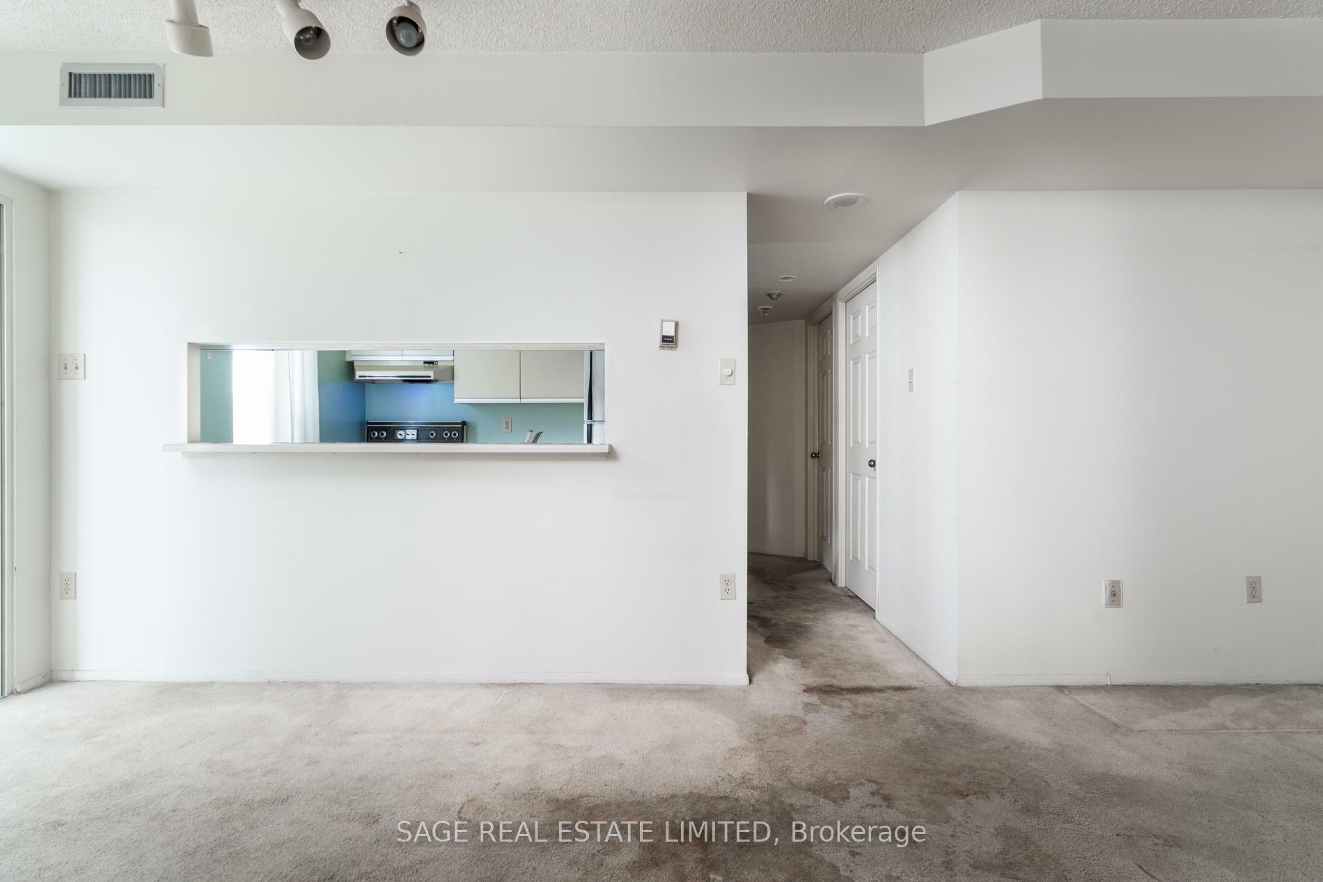 Property Photo: 725 King Street W 1013 ON M5V 2W9