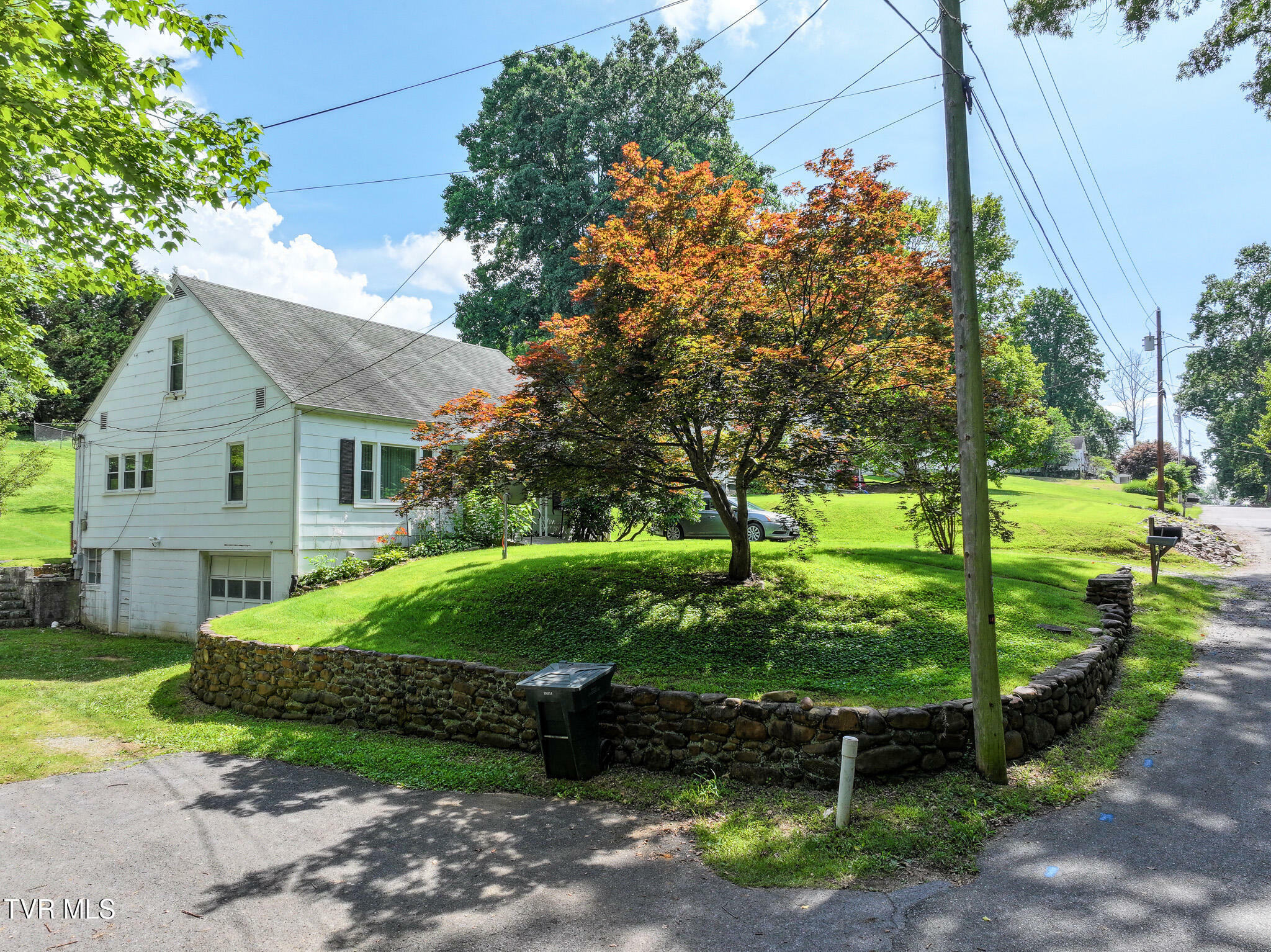 Property Photo: 1260 Robinhood Road TN 37743