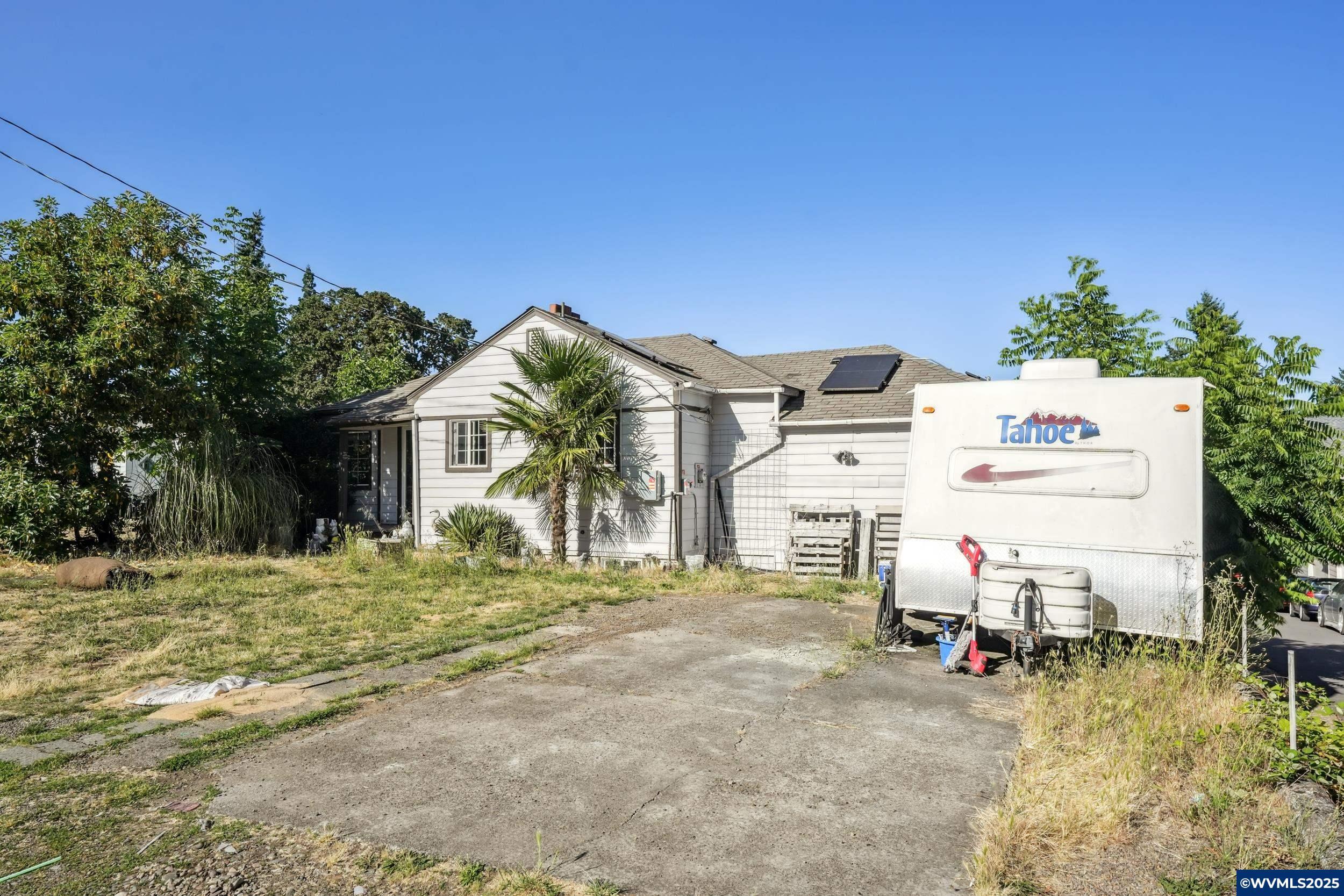 Property Photo: 1082 Cascade Dr NW OR 97304