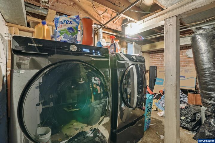 Property Photo: 1082 Cascade Dr NW OR 97304